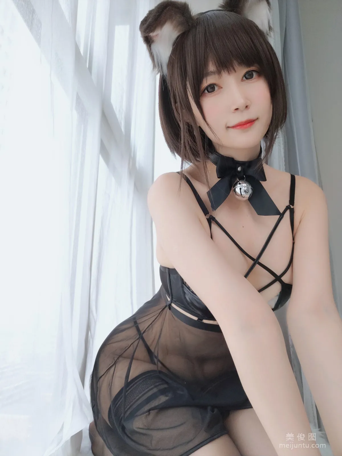 Coser小姐姐白銀 《折耳狗》 寫真集 39