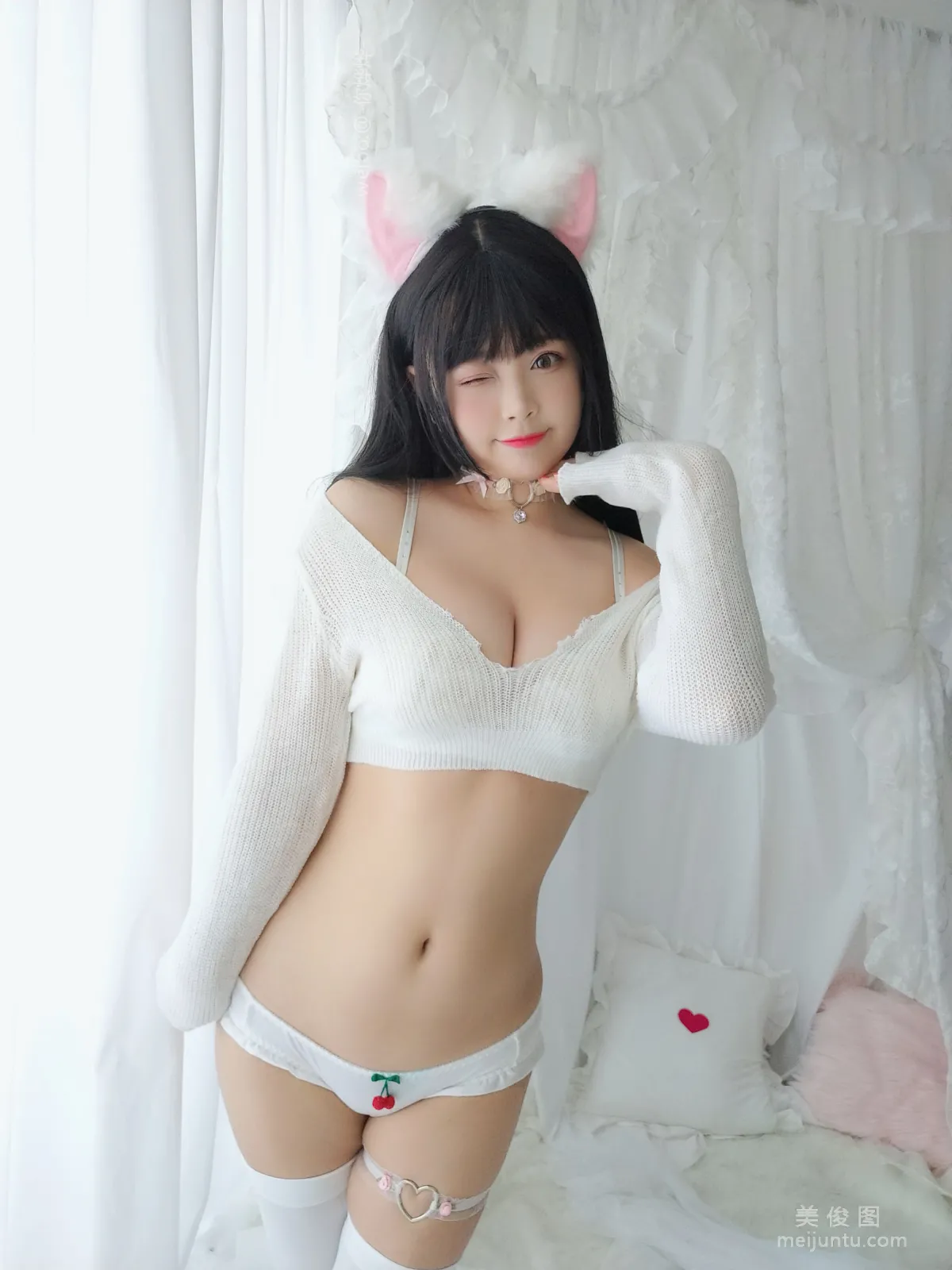 [COS福利] 萌系小姐姐-白烨- 《小奶貓》寫真集 52