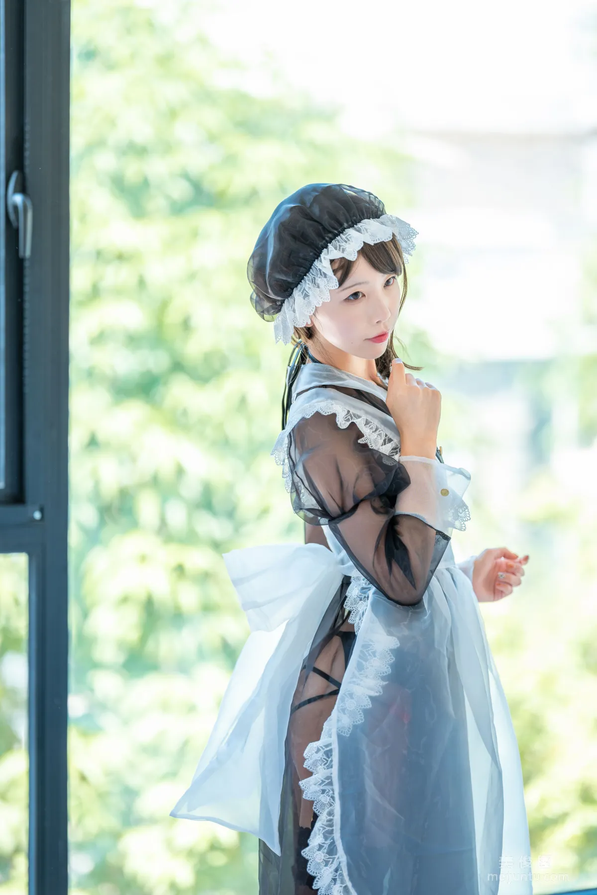 [COS福利] 動漫博主水淼aqua 《透明女仆》 寫真集 1