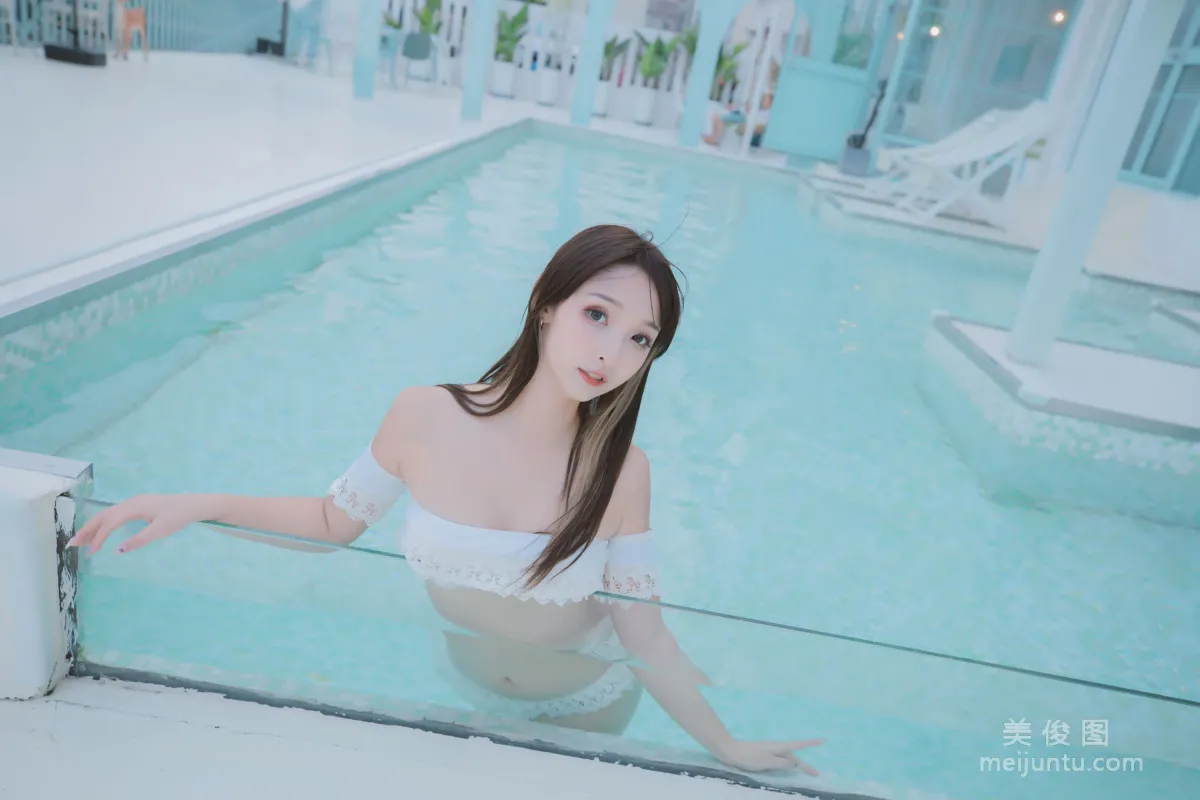 萝莉神楽板真冬 《笑颜水时计-夏日比基尼》 写真集86
