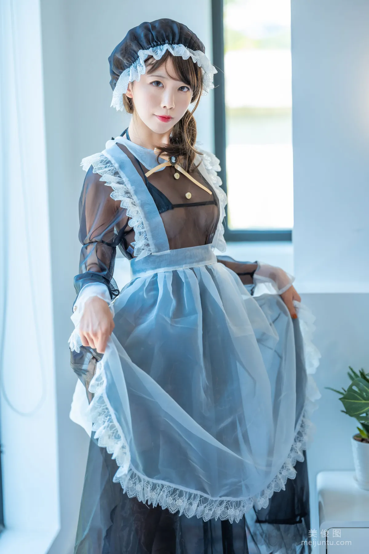 [COS福利] 動漫博主水淼aqua 《透明女仆》 寫真集 3