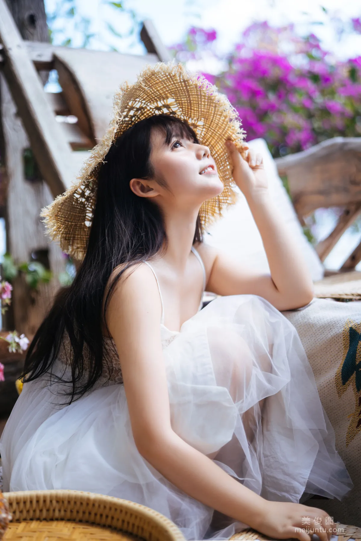微博福利姬鏡醬 《靜夏之白裙少女》 寫真集 9