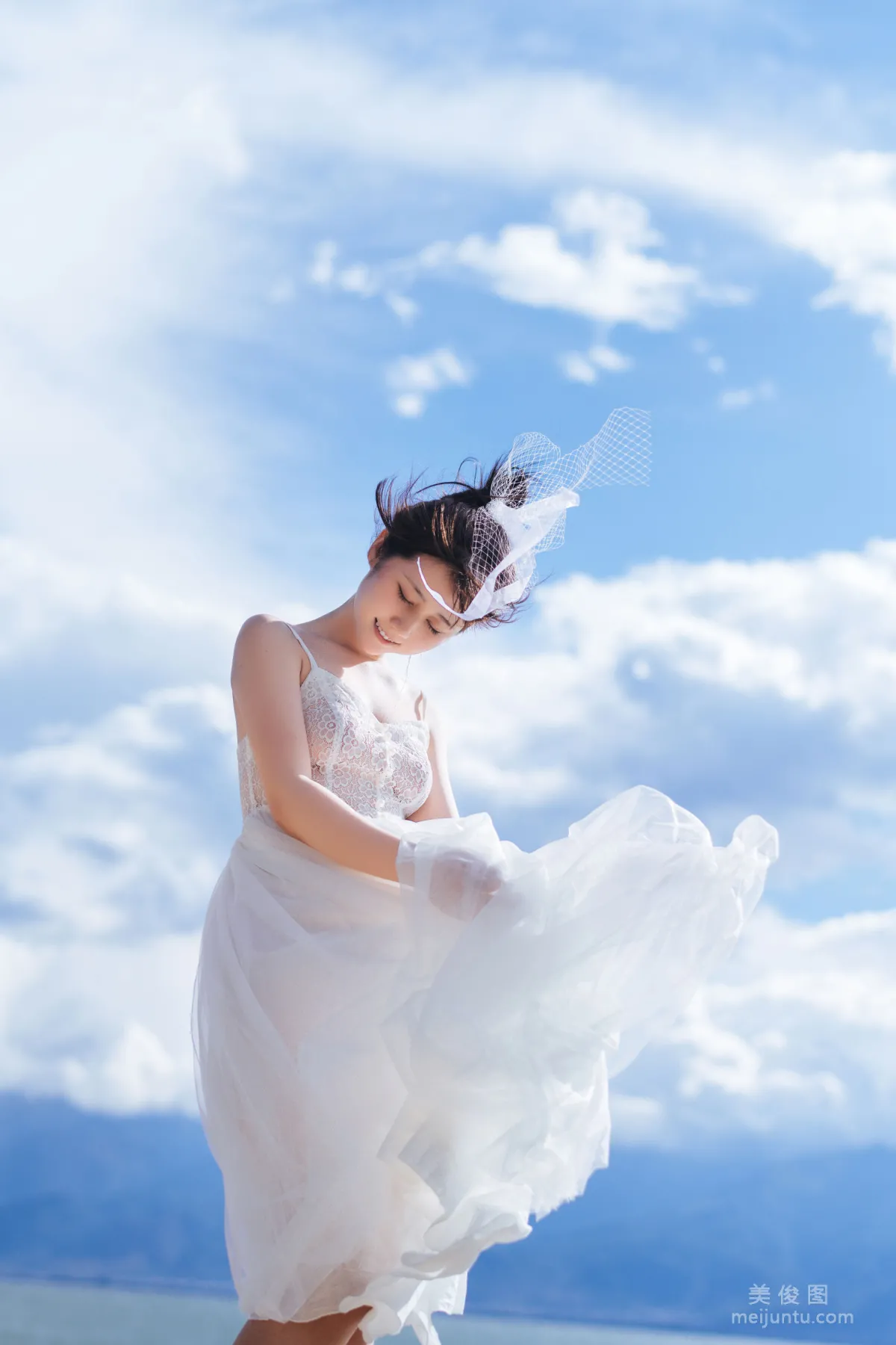 微博福利姬鏡醬 《靜夏之白裙少女》 寫真集 43