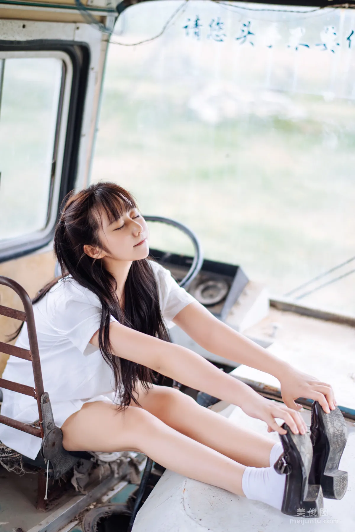 微博福利姬鏡醬 《靜夏之JK少女》 寫真集 27