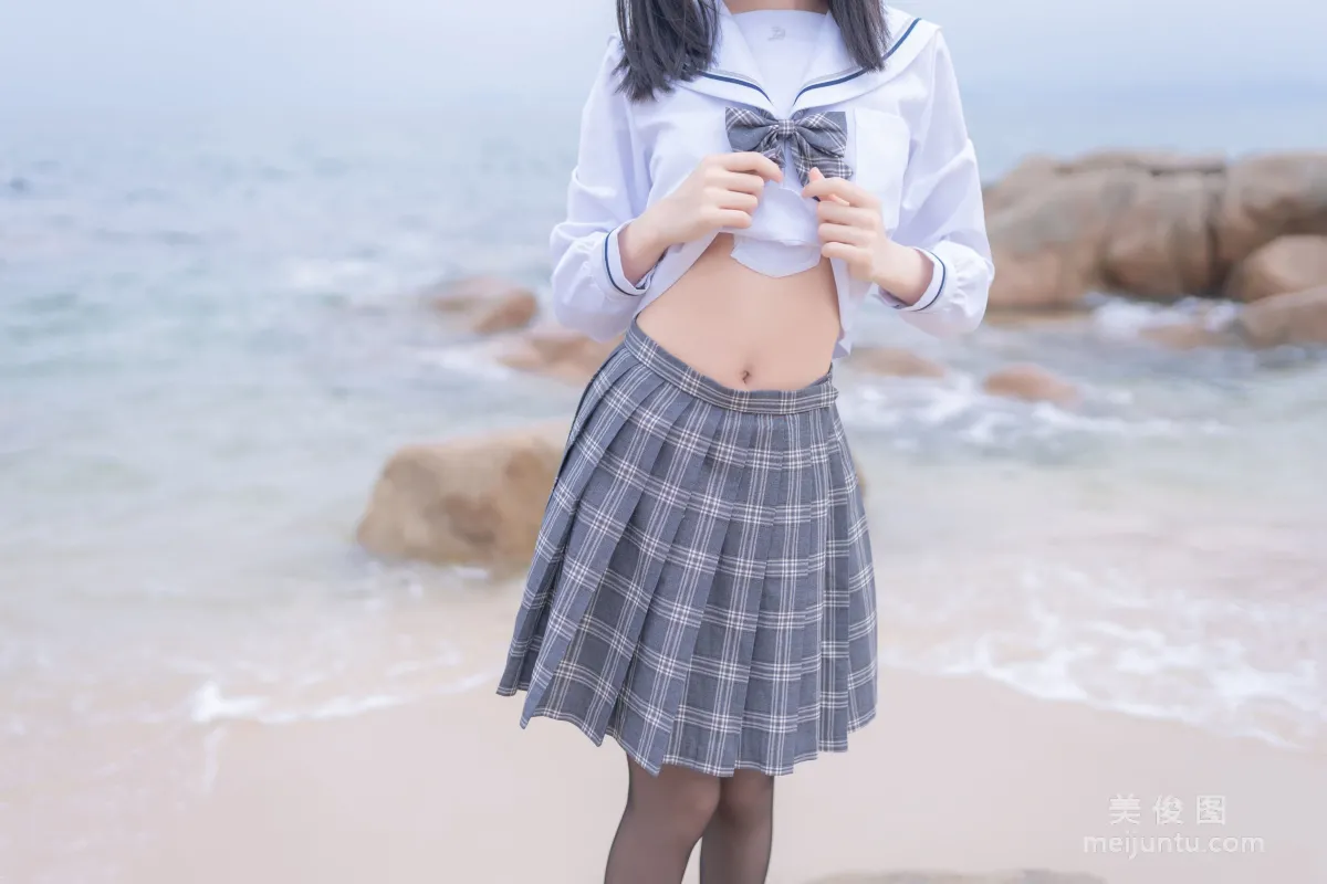 [COS福利] 小姐姐木綿綿OwO 《海邊JK》 寫真集 32
