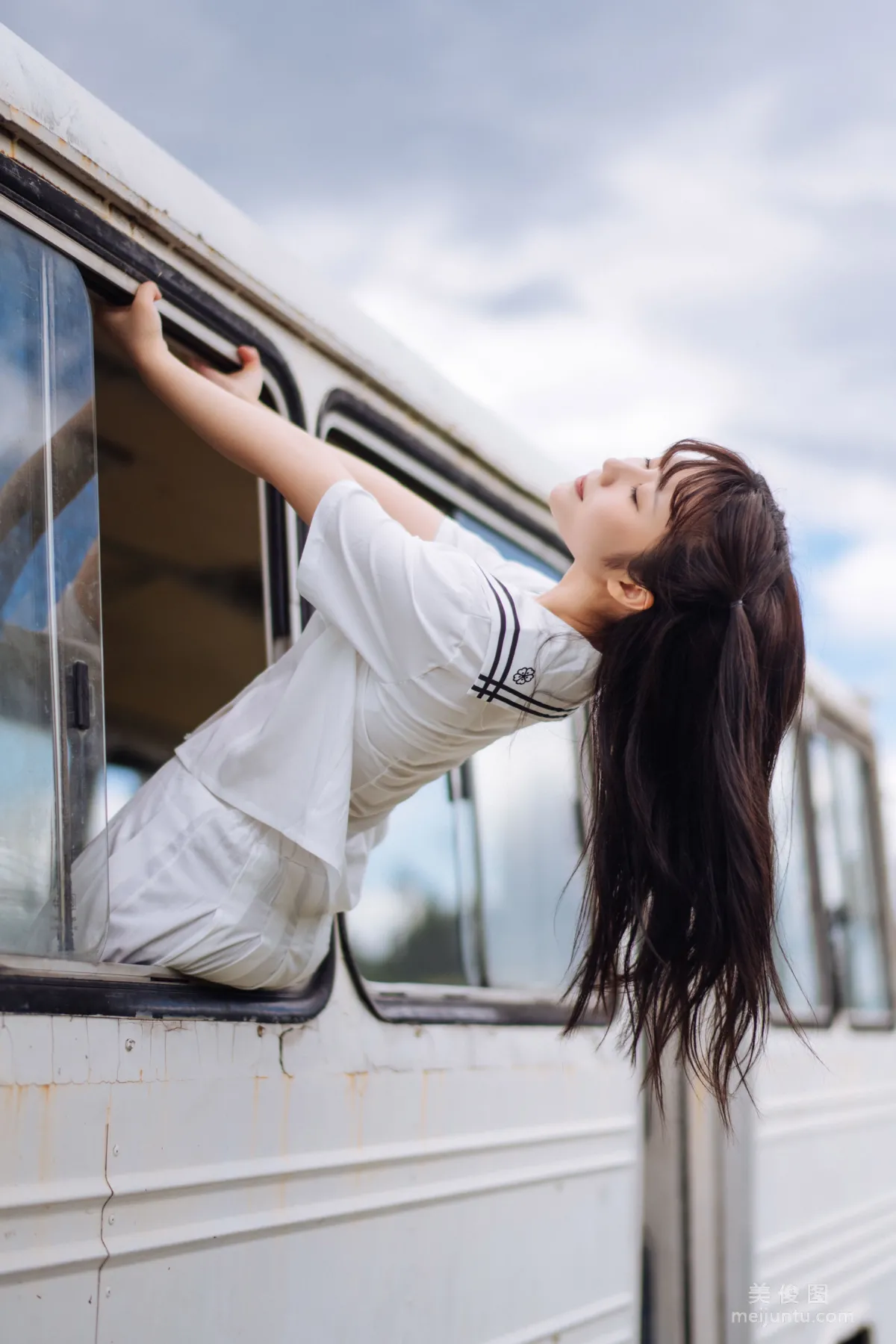 微博福利姬鏡醬 《靜夏之JK少女》 寫真集 18
