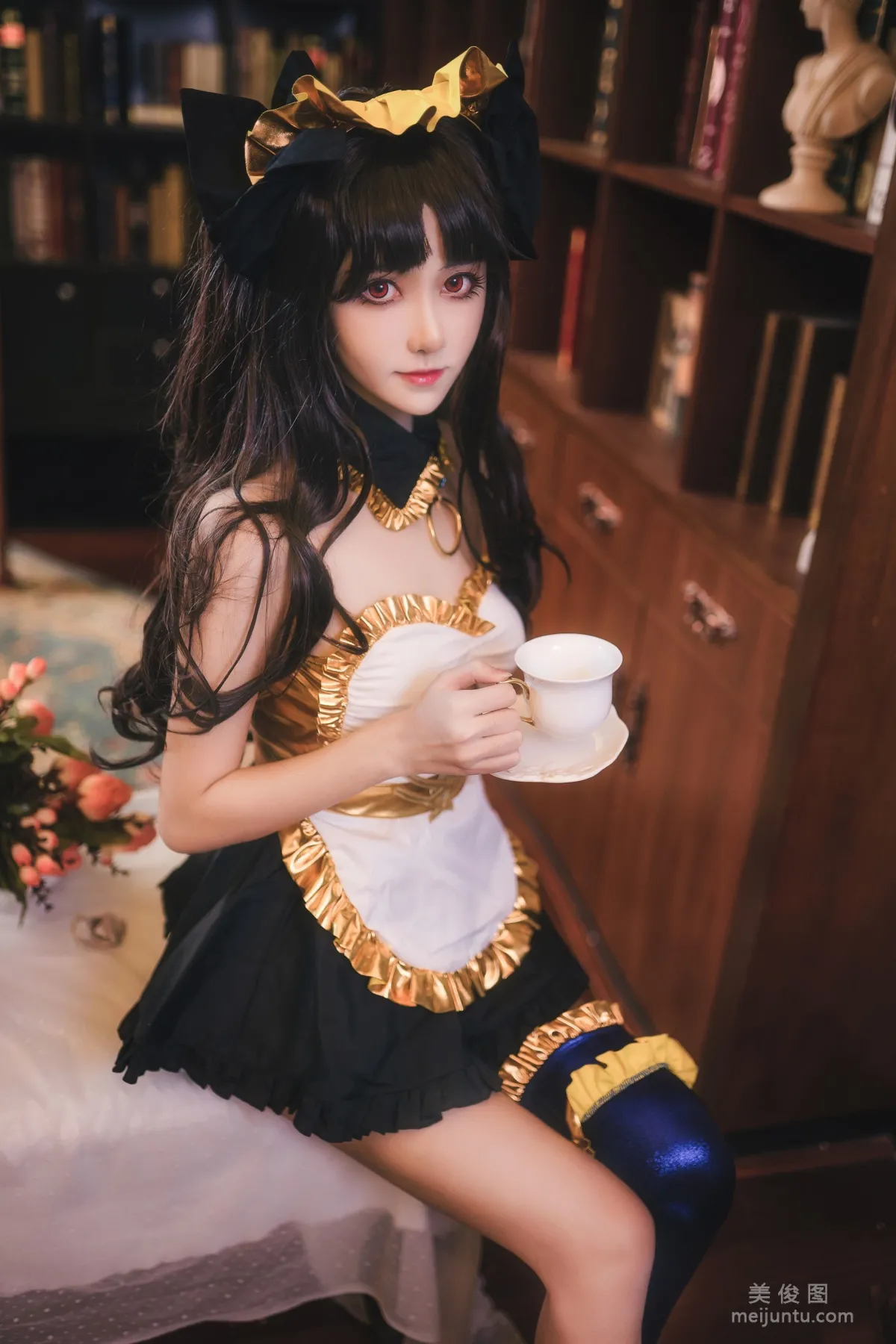 動漫博主南桃Momoko 《伊什塔爾女仆》 寫真集 9