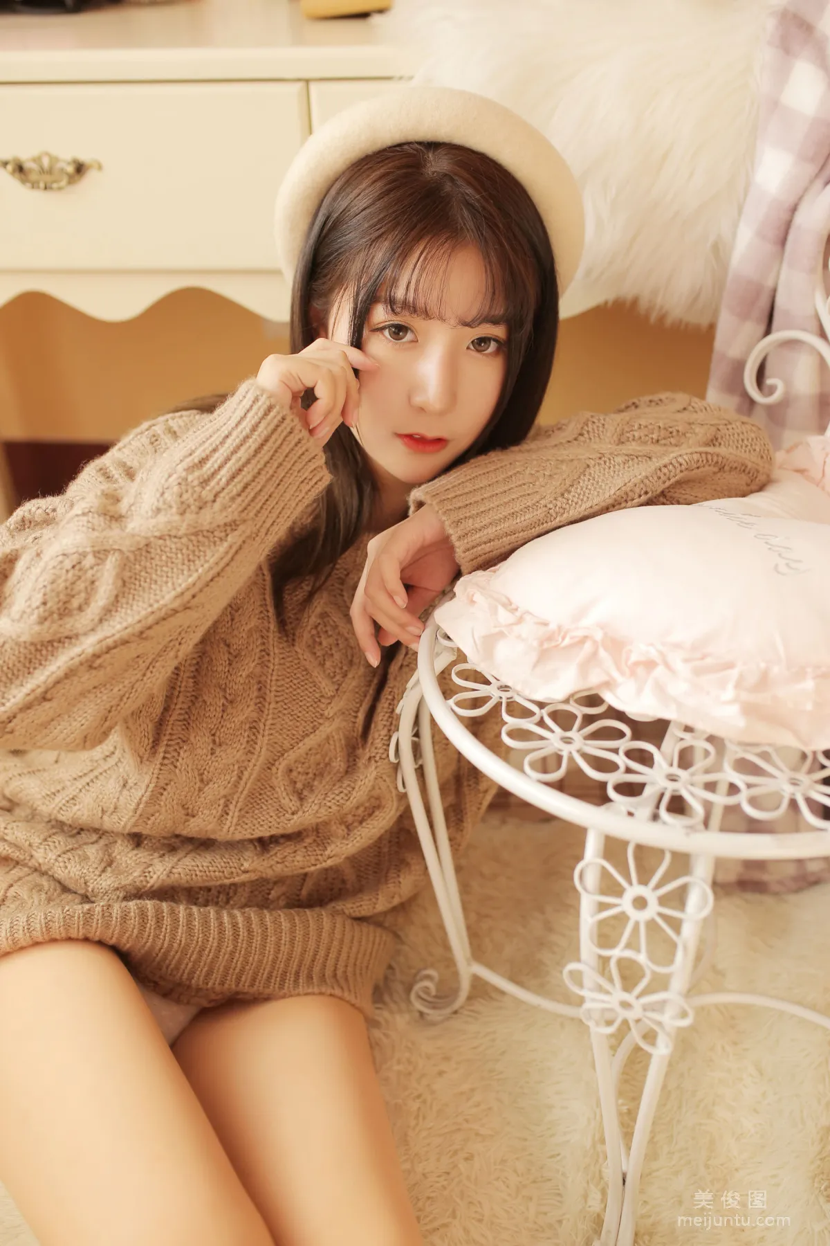 巨乳貓九醬Sakura 《駝色毛衣》 寫真集 23