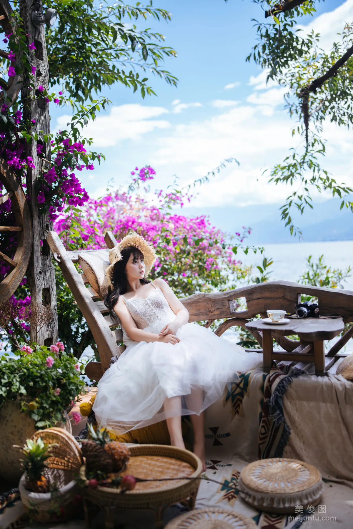 微博福利姬鏡醬 《靜夏之白裙少女》 寫真集 37