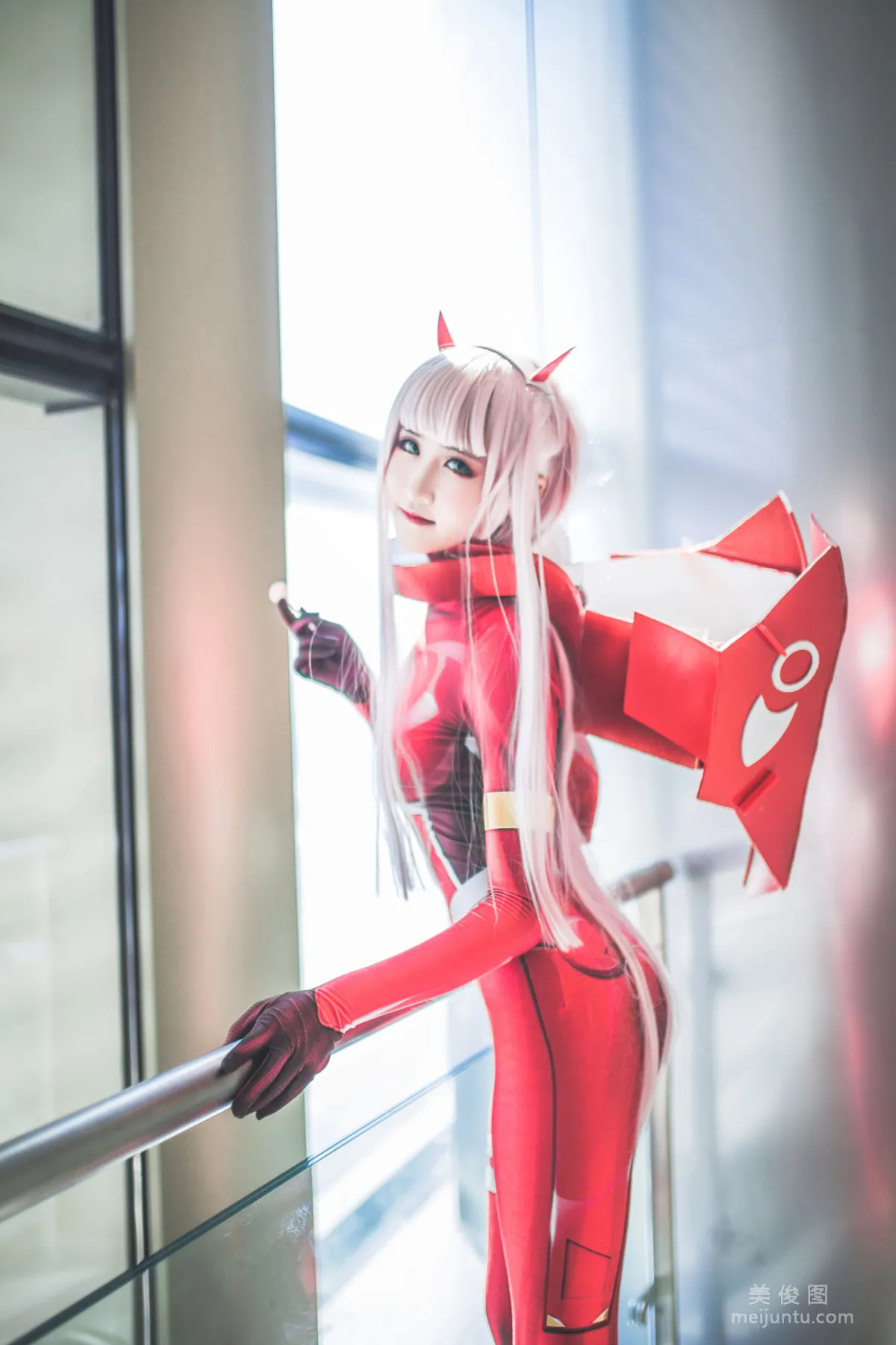 微博Coser三度_69 《Darling in the Frankxx》 寫真集 9