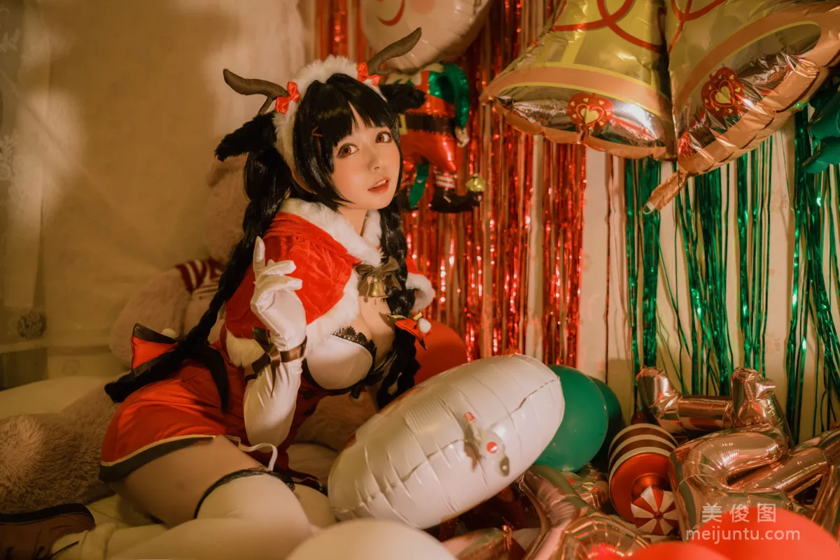 大眼萌妹黑貓貓OvO 《大潮聖誕》 寫真集 10