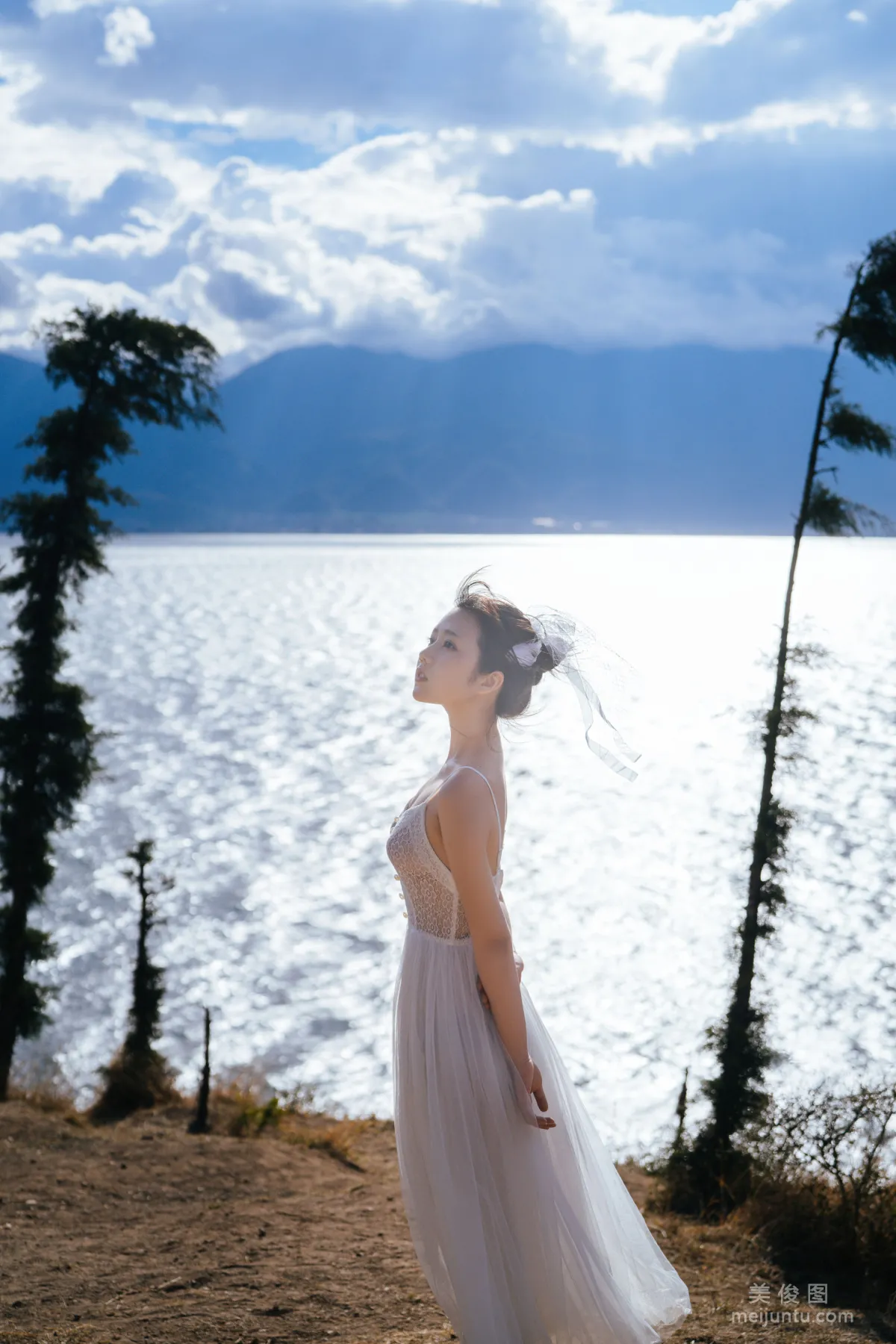 微博福利姬鏡醬 《靜夏之白裙少女》 寫真集 21