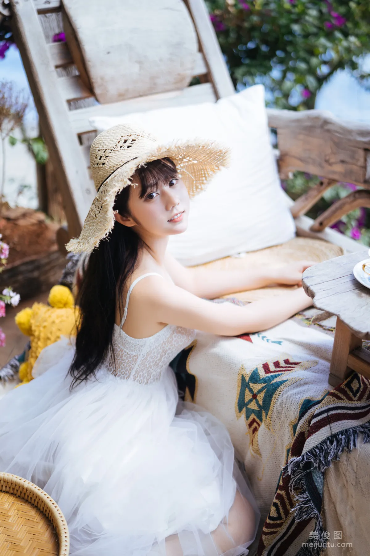 微博福利姬鏡醬 《靜夏之白裙少女》 寫真集 11