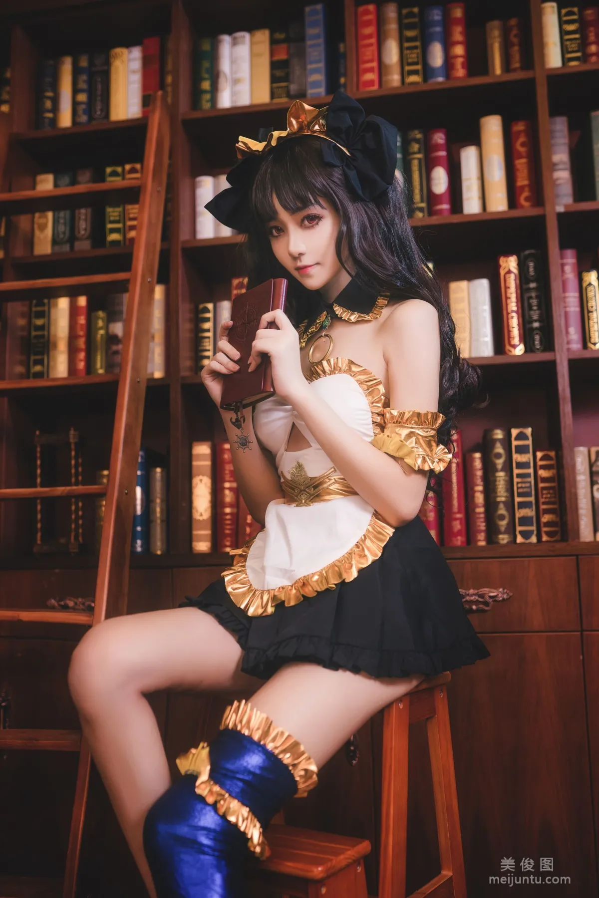 動漫博主南桃Momoko 《伊什塔爾女仆》 寫真集 14