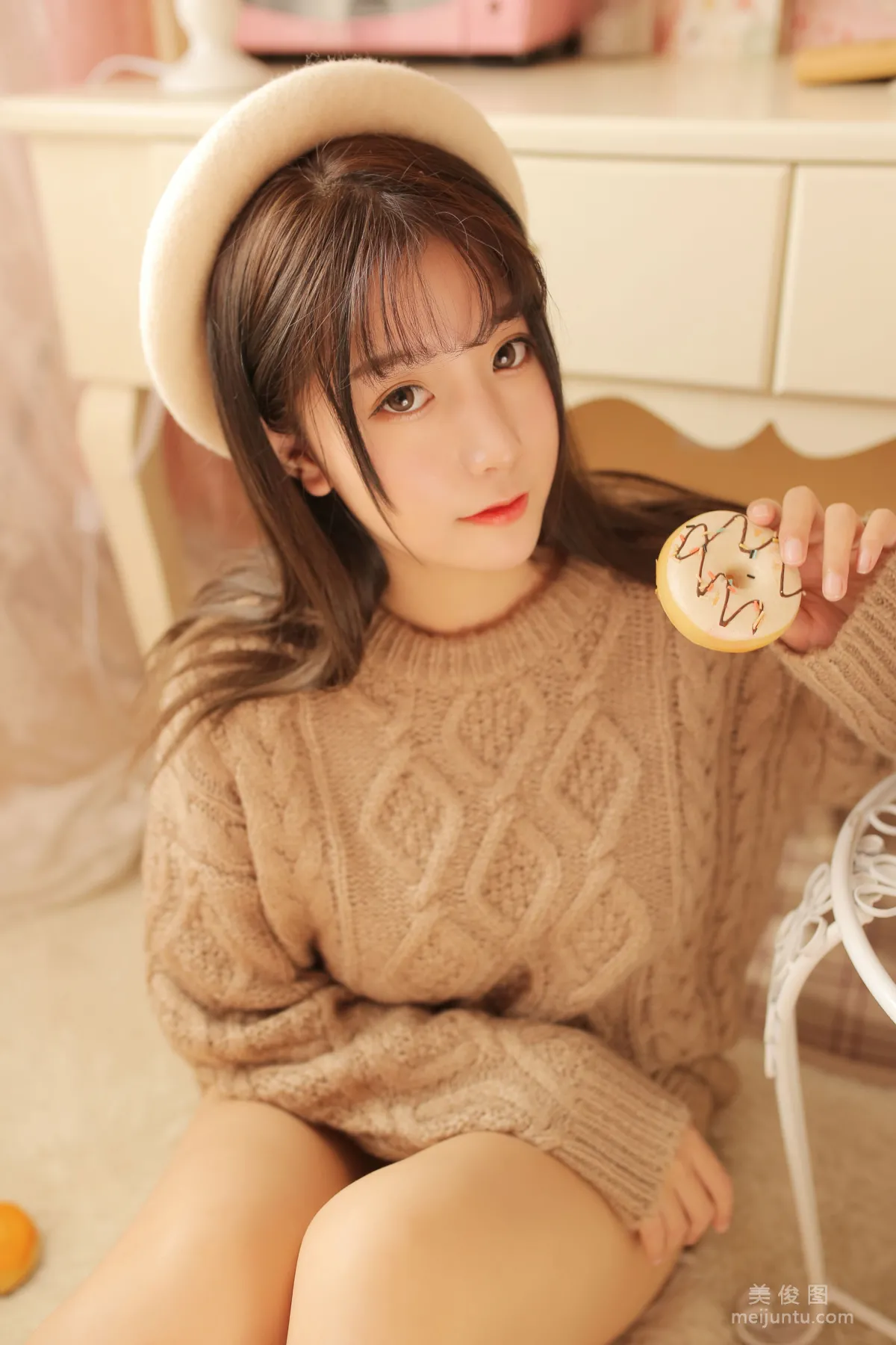 巨乳貓九醬Sakura 《駝色毛衣》 寫真集 20