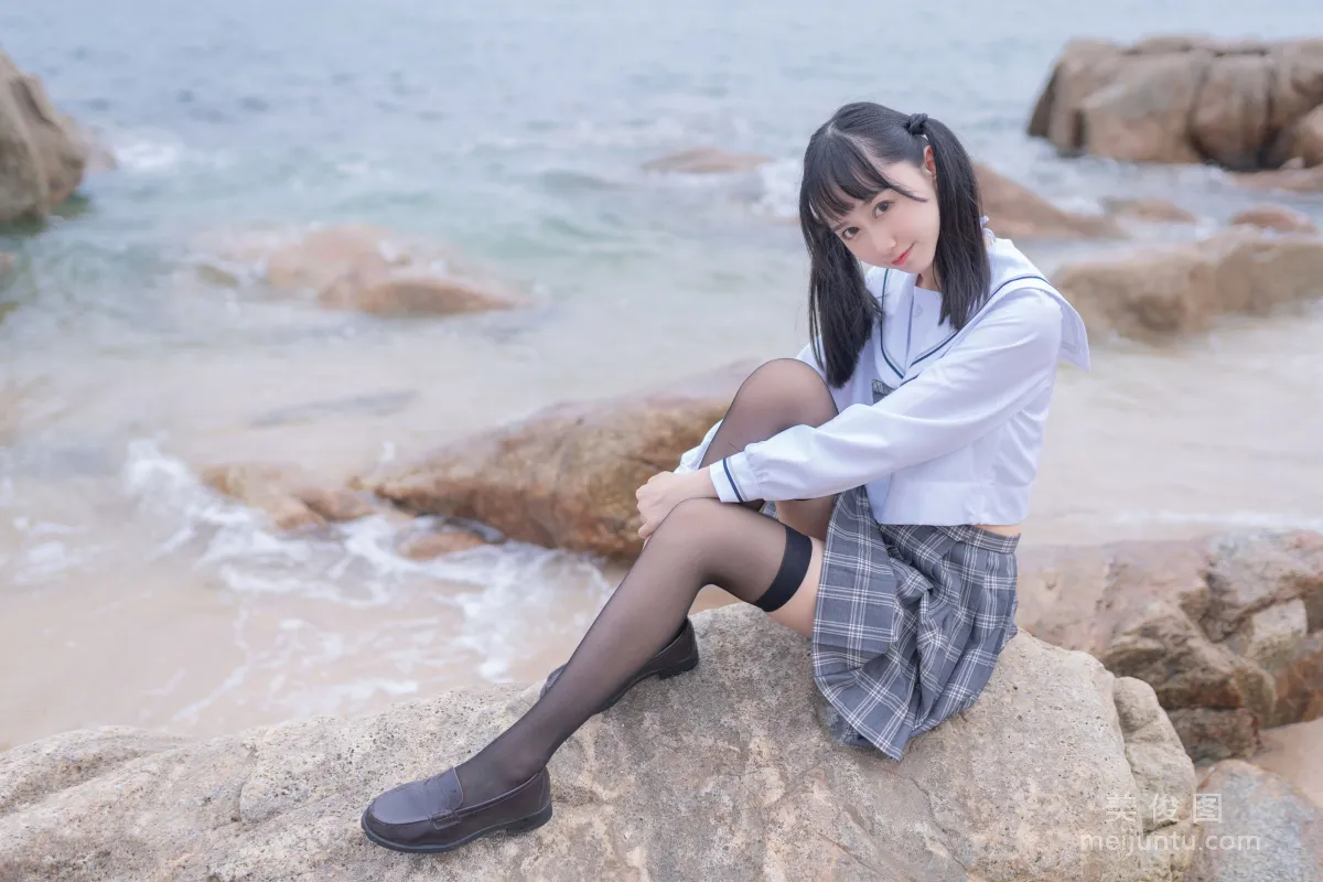 [COS福利] 小姐姐木綿綿OwO 《海邊JK》 寫真集 25
