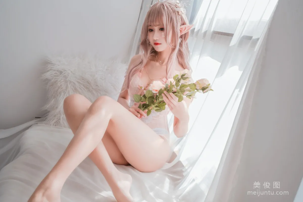[COS福利] 妹子三度_69 《精靈緊身衣》 寫真集 23