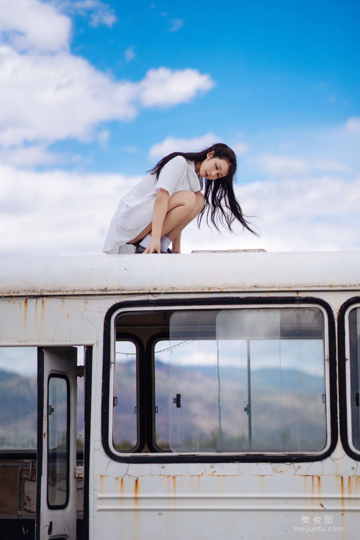 微博福利姬鏡醬 《靜夏之JK少女》 寫真集 10