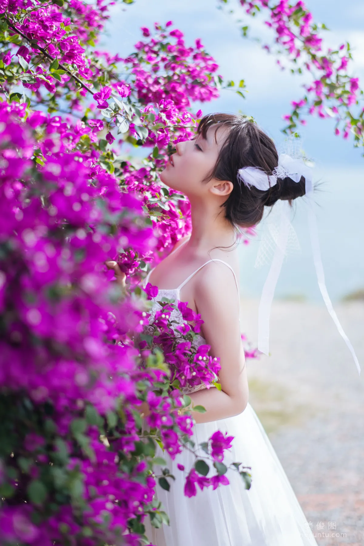 微博福利姬鏡醬 《靜夏之白裙少女》 寫真集 40