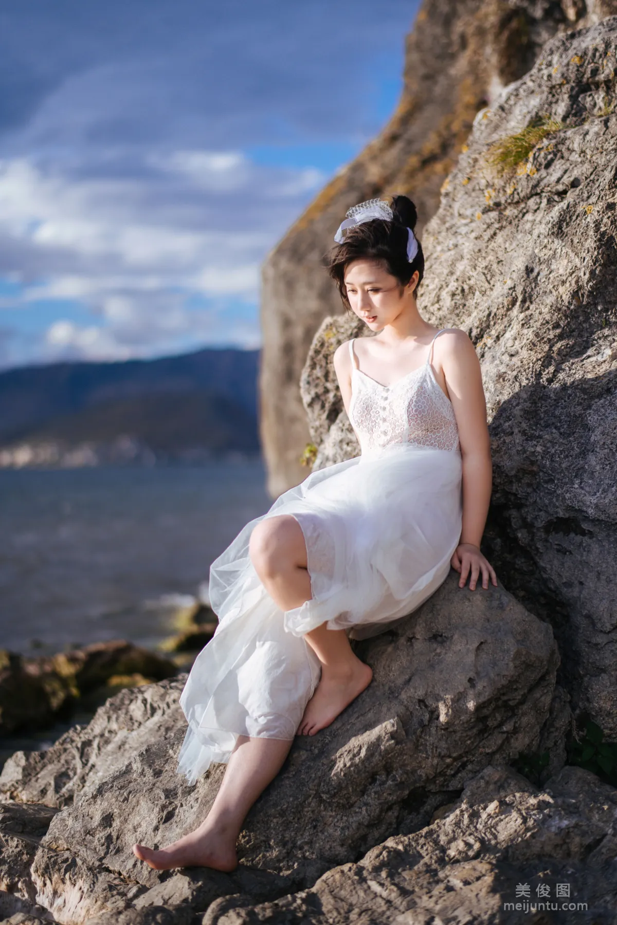 微博福利姬鏡醬 《靜夏之白裙少女》 寫真集 48