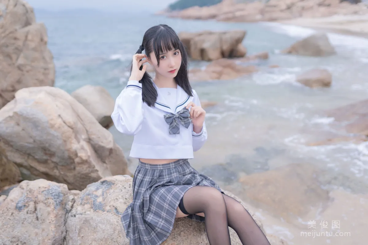 [COS福利] 小姐姐木綿綿OwO 《海邊JK》 寫真集 36