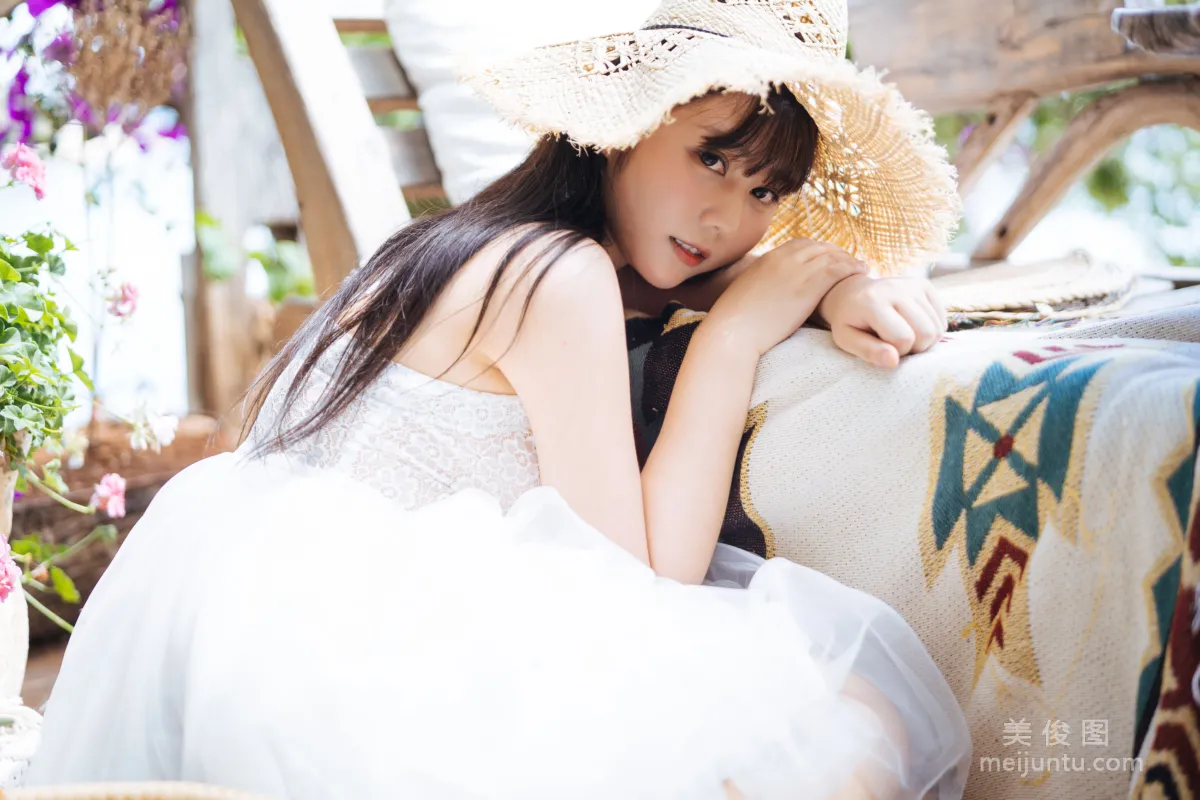 微博福利姬鏡醬 《靜夏之白裙少女》 寫真集 10