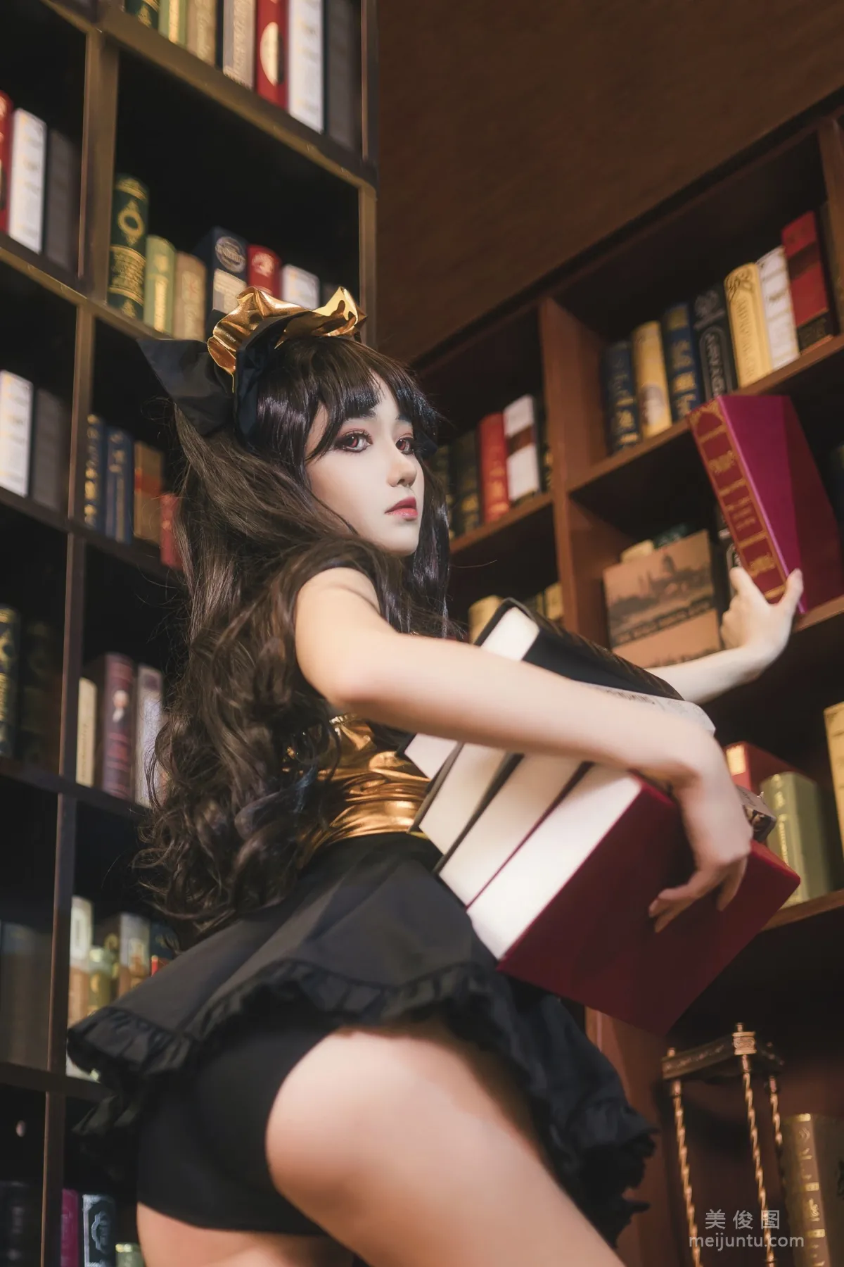 動漫博主南桃Momoko 《伊什塔爾女仆》 寫真集 11