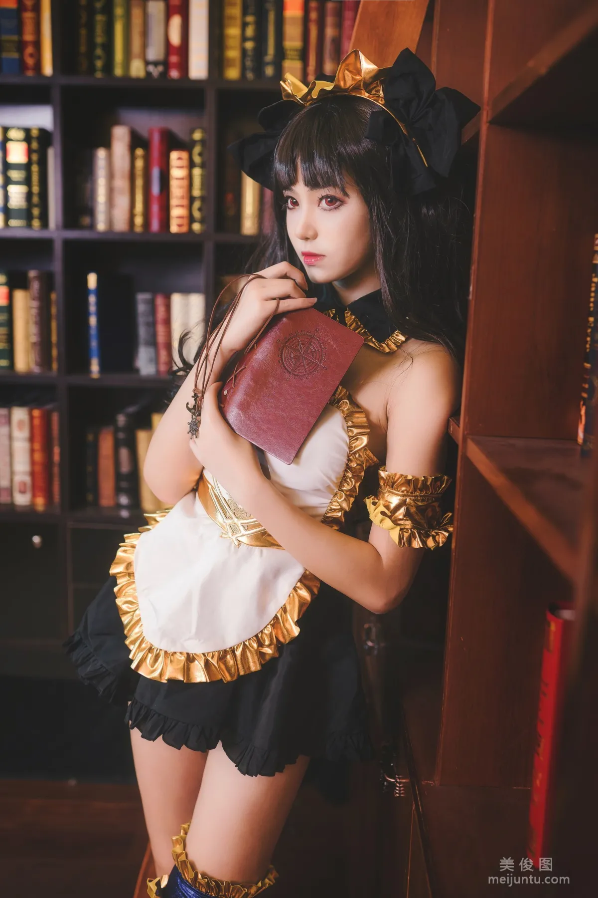 動漫博主南桃Momoko 《伊什塔爾女仆》 寫真集 15