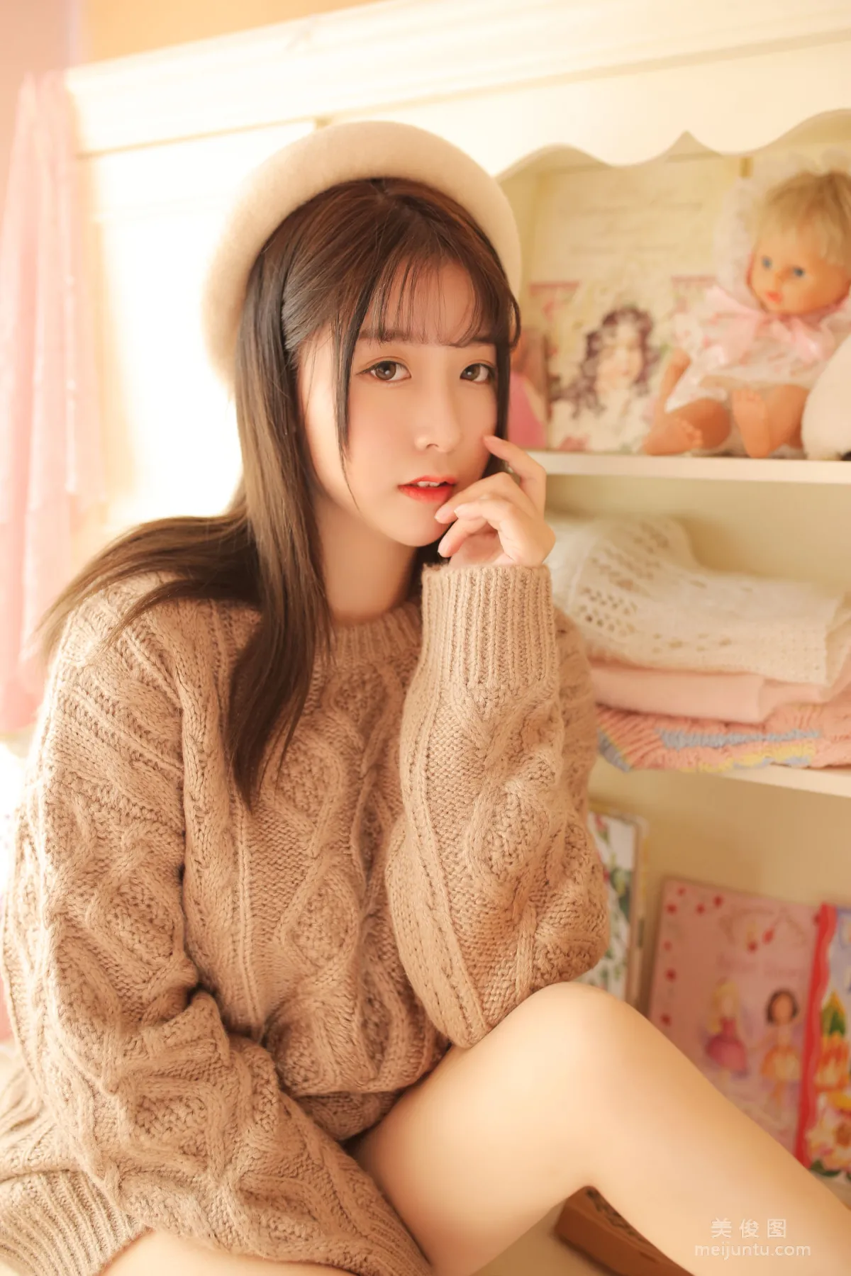 巨乳貓九醬Sakura 《駝色毛衣》 寫真集 11