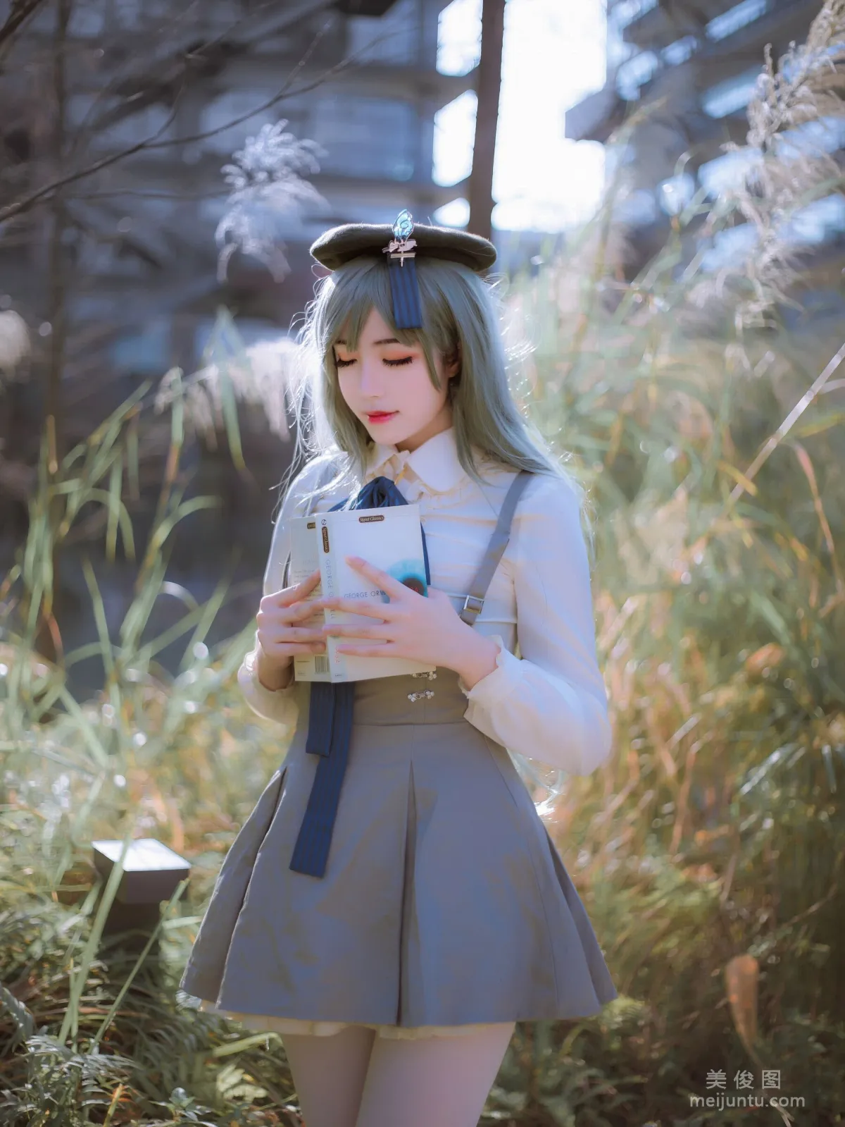 [COS福利] 塔塔_Lo1iTa 《三号寫真本》 寫真集 3
