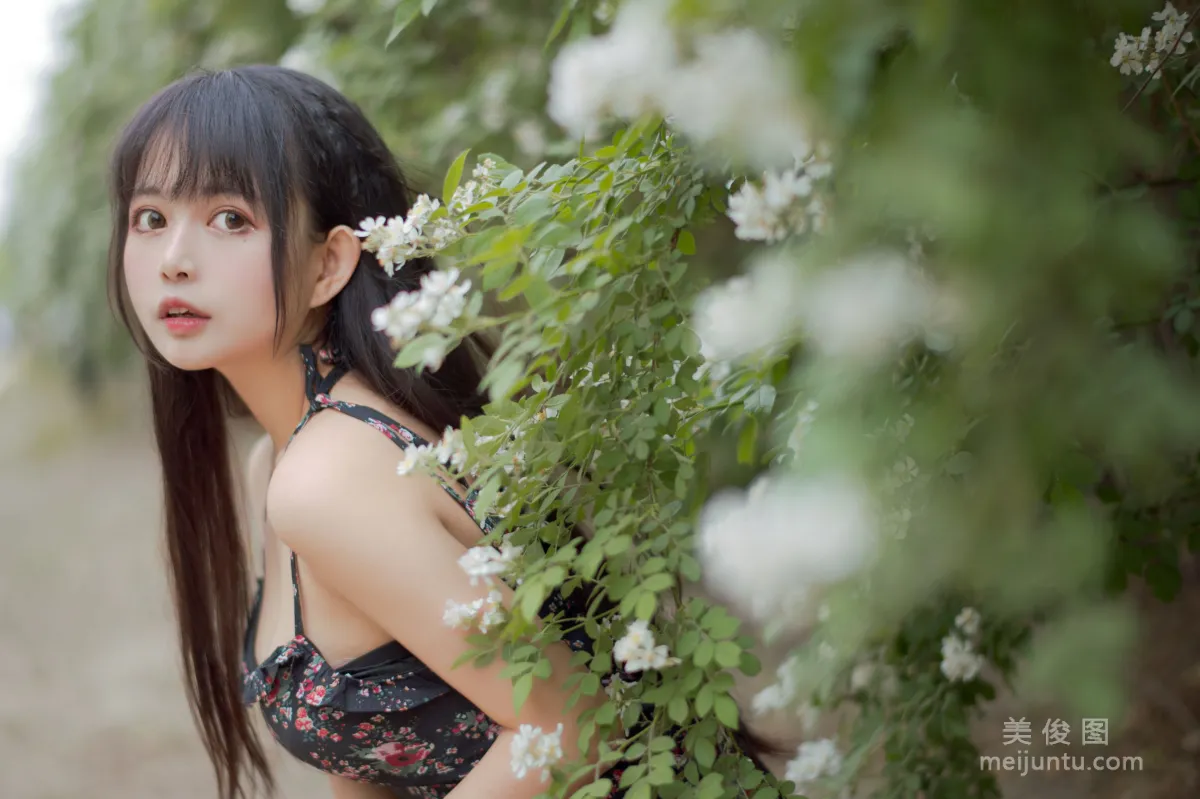 大眼萌妹黑貓貓OvO 《薔薇1》 寫真集 14