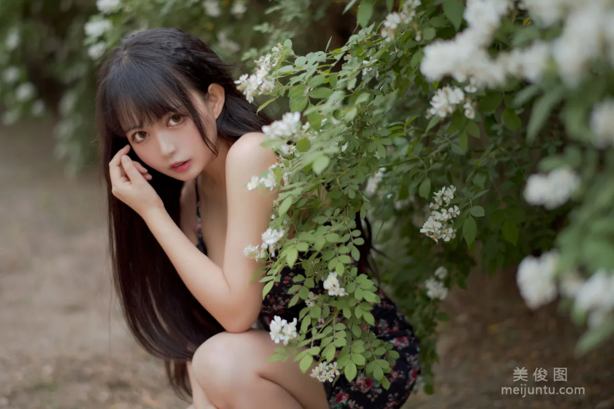 大眼萌妹黑貓貓OvO 《薔薇1》 寫真集 15