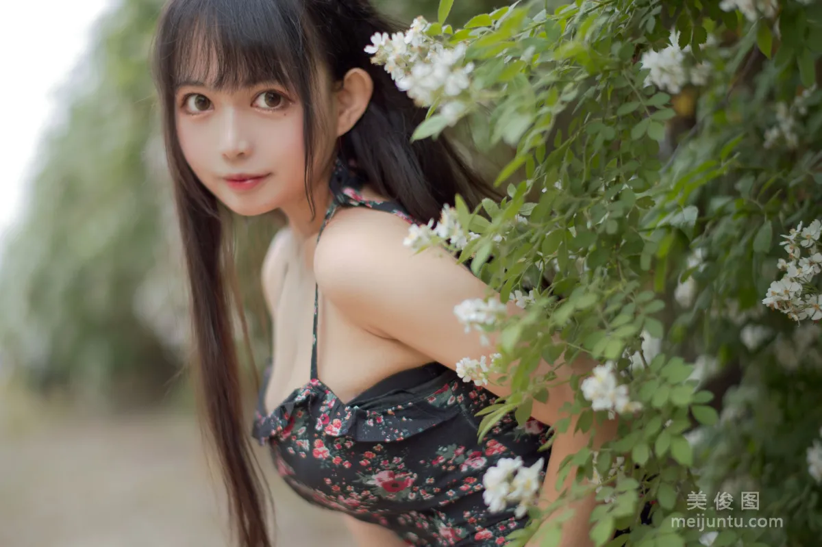 大眼萌妹黑貓貓OvO 《薔薇1》 寫真集 13