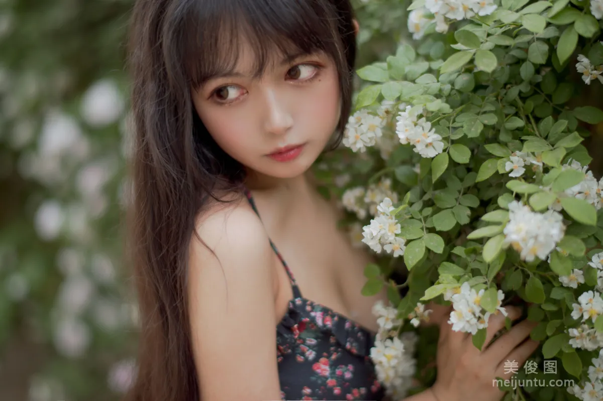 大眼萌妹黑貓貓OvO 《薔薇1》 寫真集 22