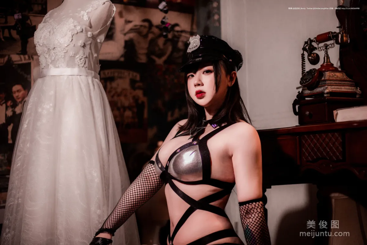 [COS福利] 皮皮奶可可愛了啦 《銀色女警》 寫真集 16