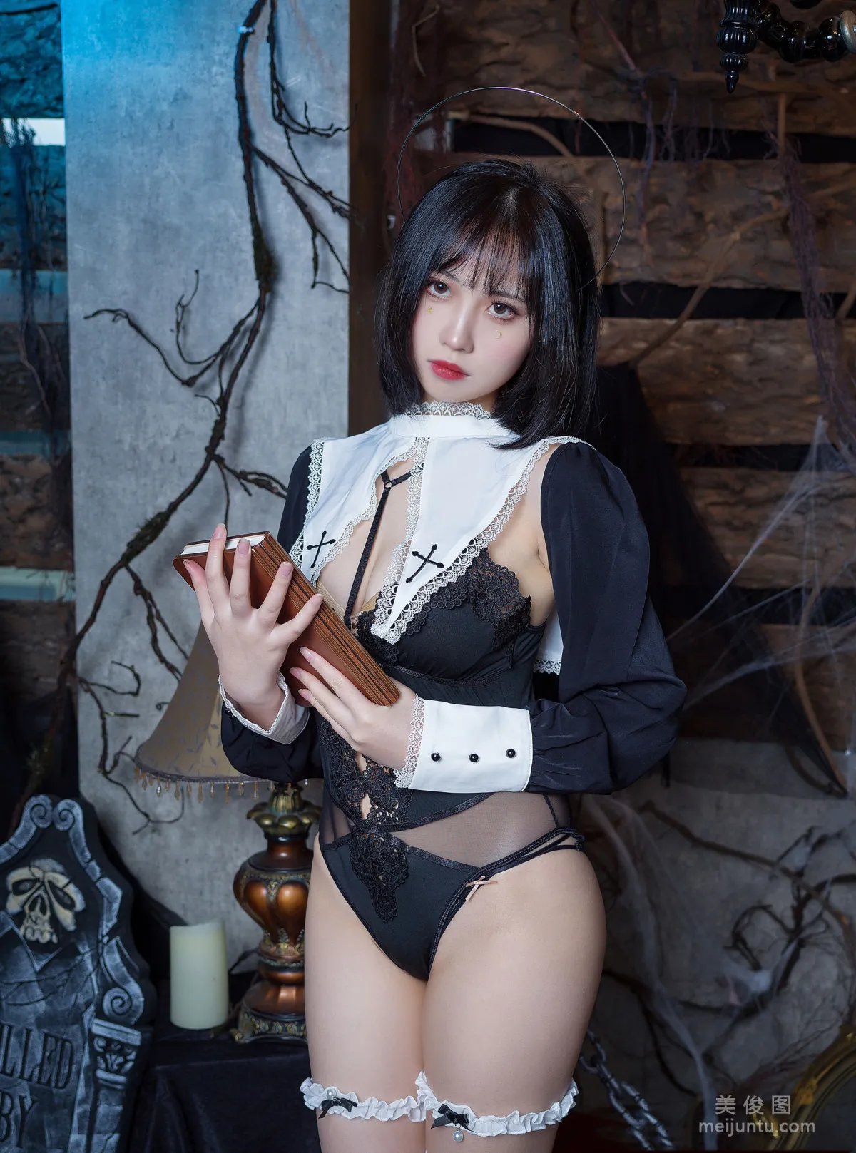 二次元少女念雪ww 《修女》 寫真集 26