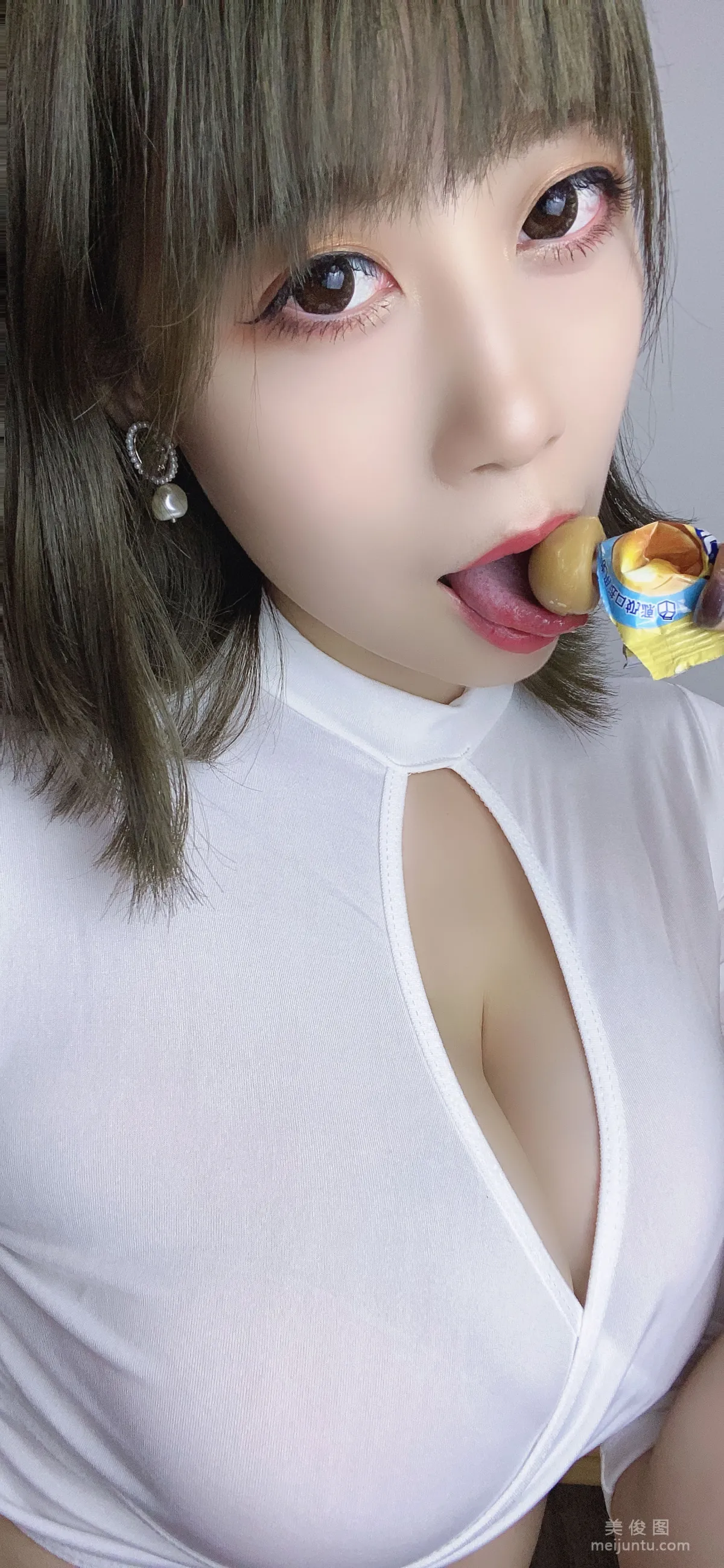 [COS福利] 萌妹奈汐醬nice 《不務正業小秘書》 寫真集 17