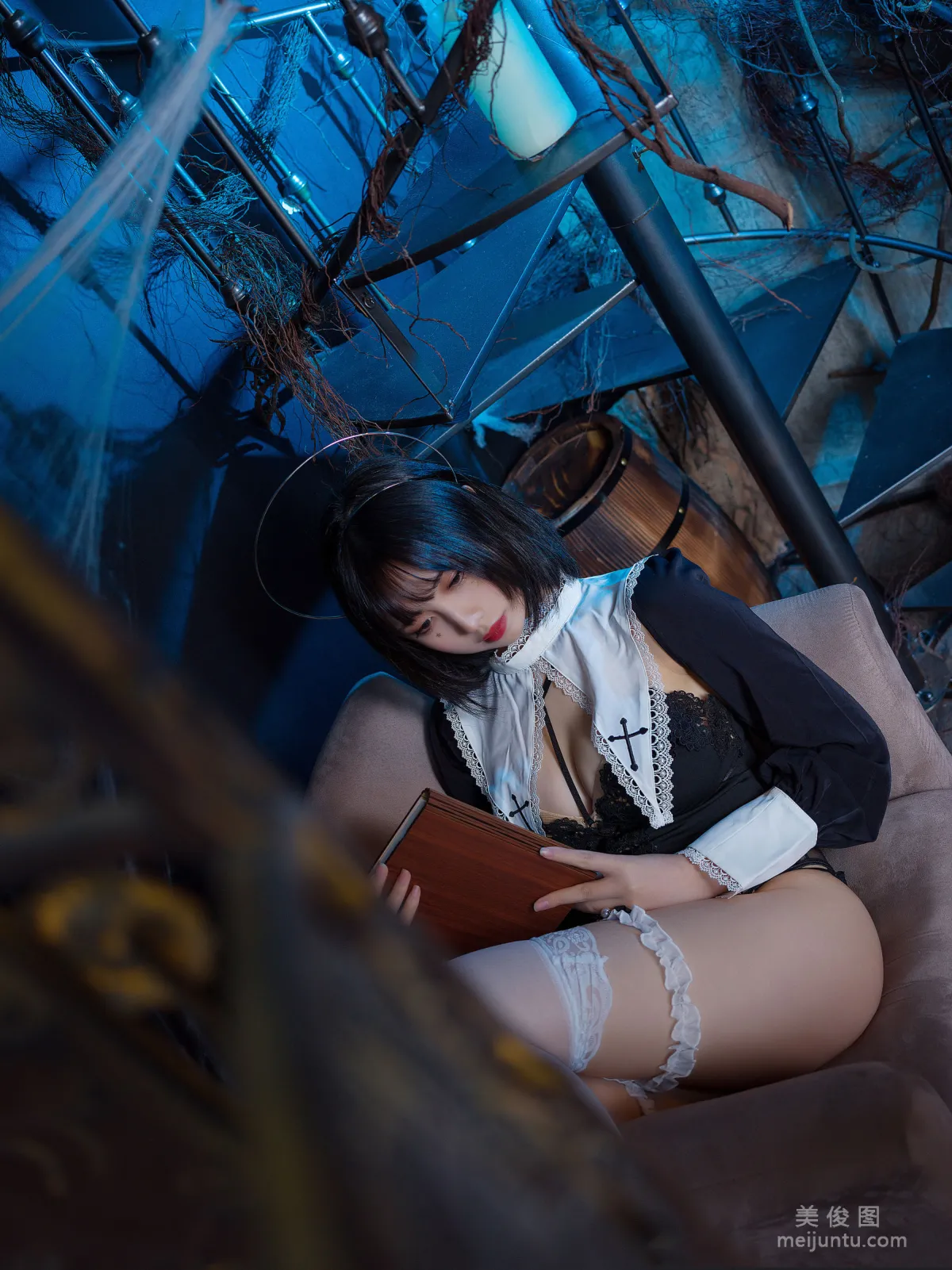二次元少女念雪ww 《修女》 寫真集 4