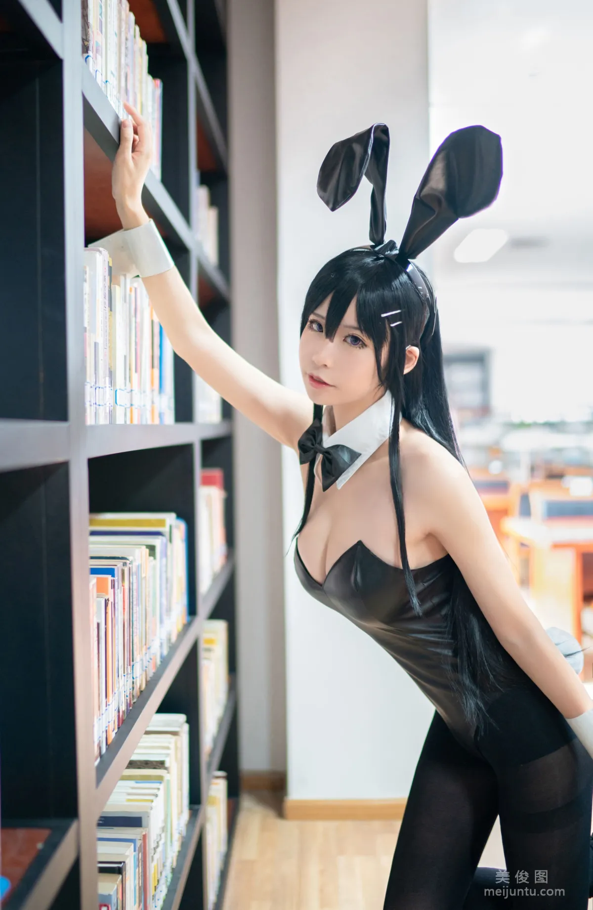 动漫博主爱老师_PhD 《兔女郎学姐》 写真集1
