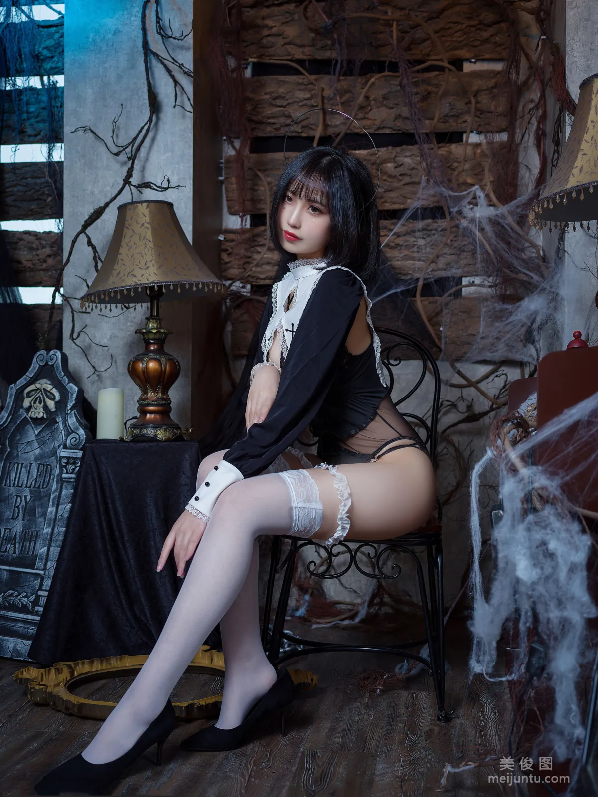 二次元少女念雪ww 《修女》 寫真集 36