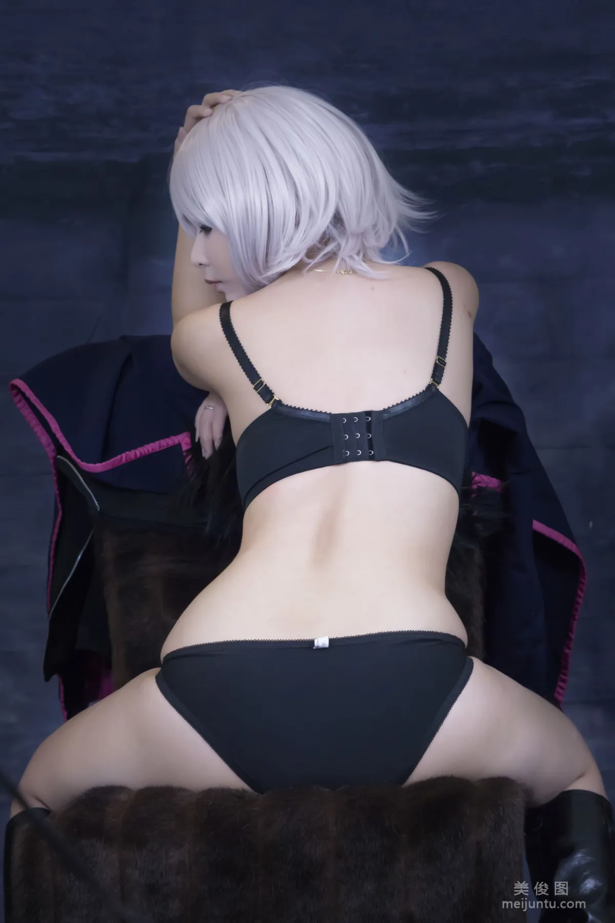 動漫博主阮邑_Fairy 《Fate 黑貞》 寫真集 12