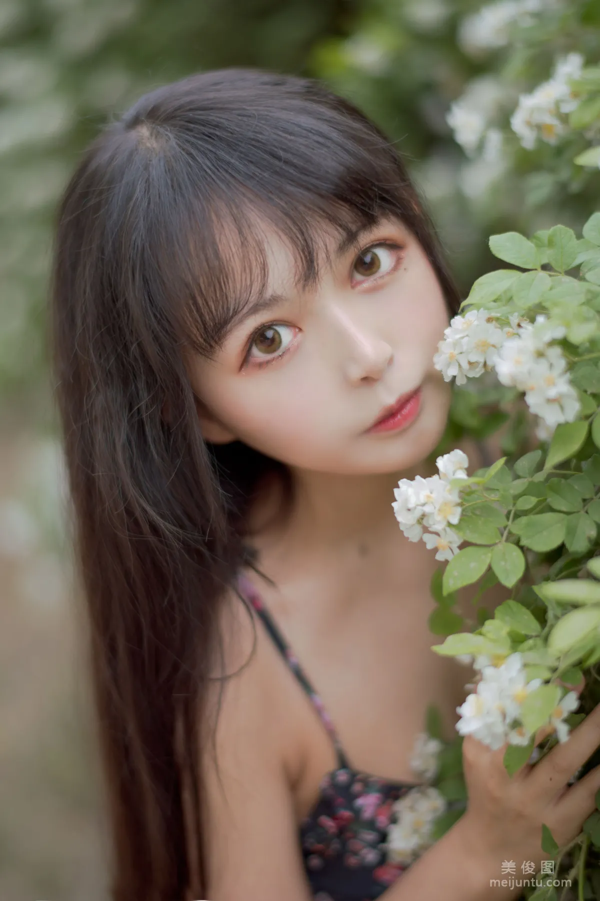 大眼萌妹黑貓貓OvO 《薔薇1》 寫真集 21