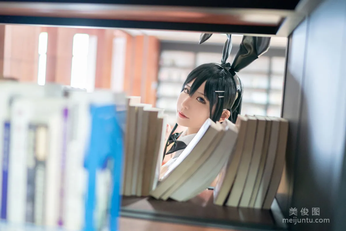 动漫博主爱老师_PhD 《兔女郎学姐》 写真集4