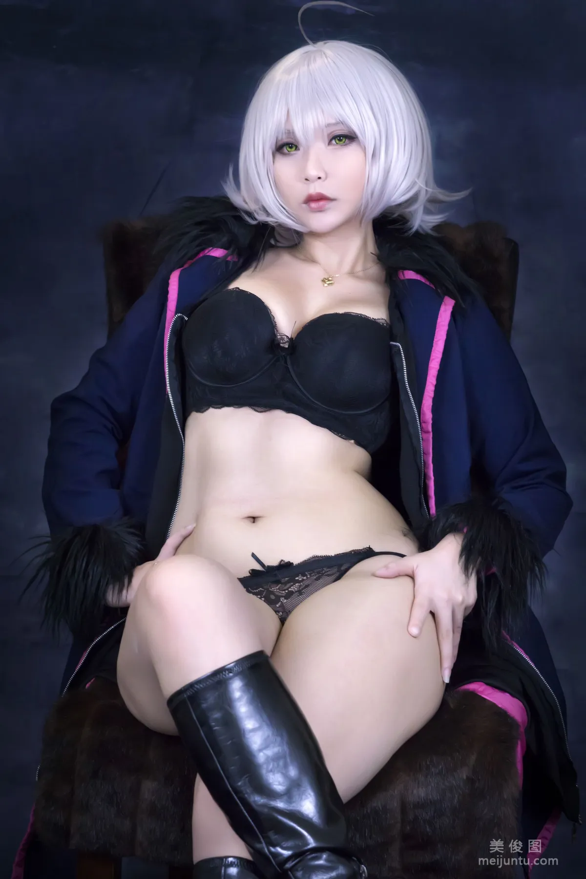 動漫博主阮邑_Fairy 《Fate 黑貞》 寫真集 8