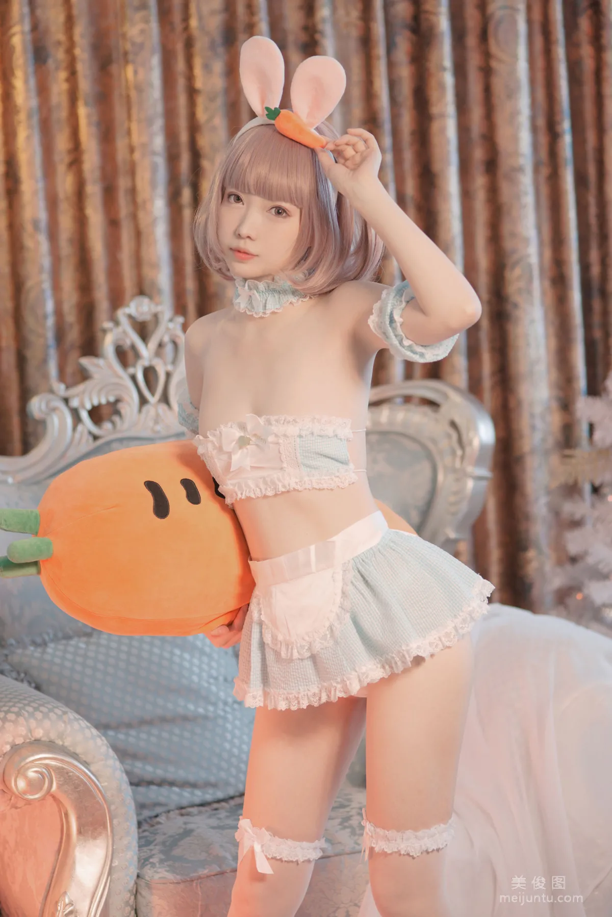 [COS福利] 大胸萌妹妖少you1 《雪兔》 寫真集 8