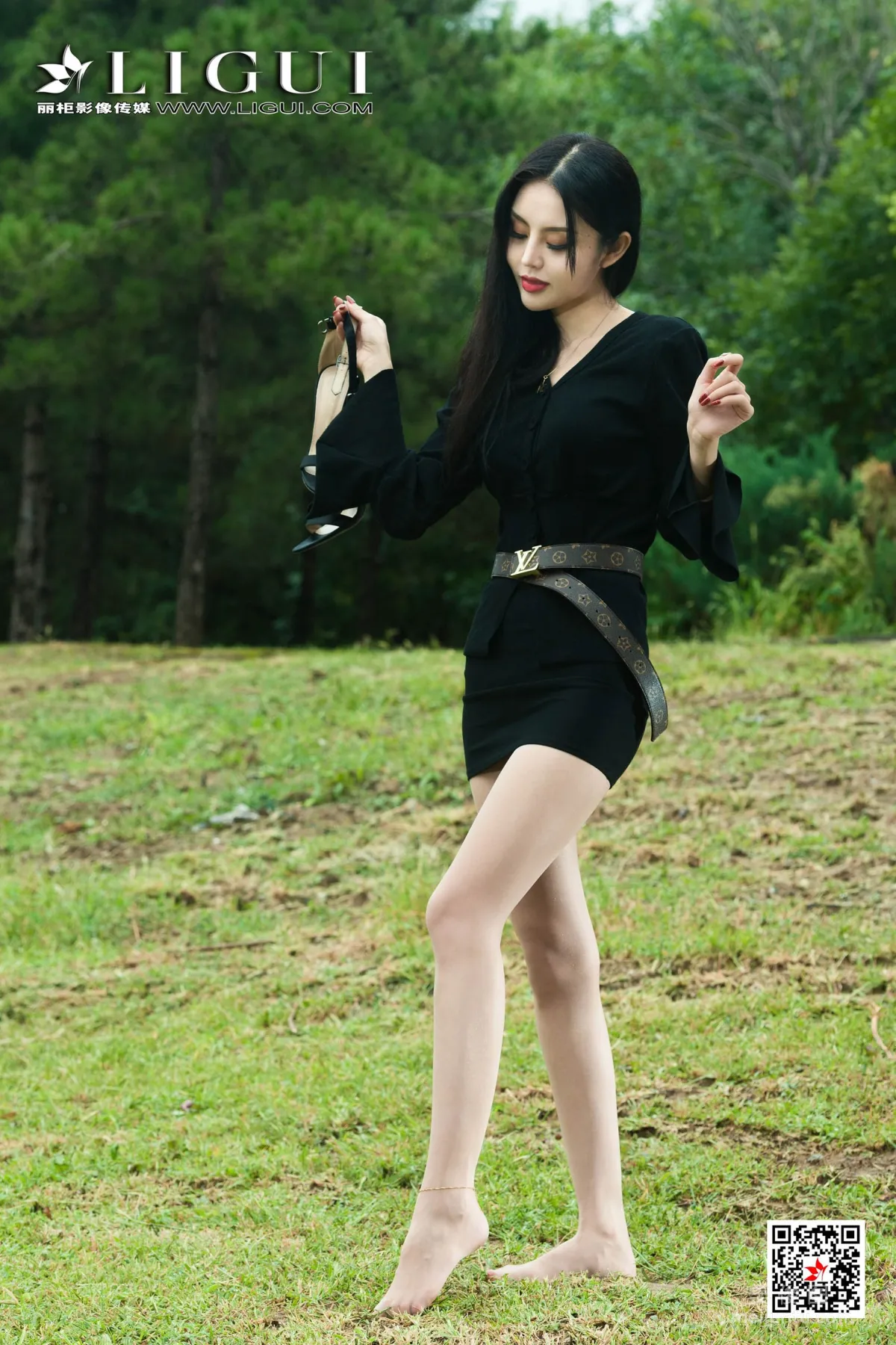 [丽柜Ligui] 凉儿 《黑衣丝袜女郎》 写真集4