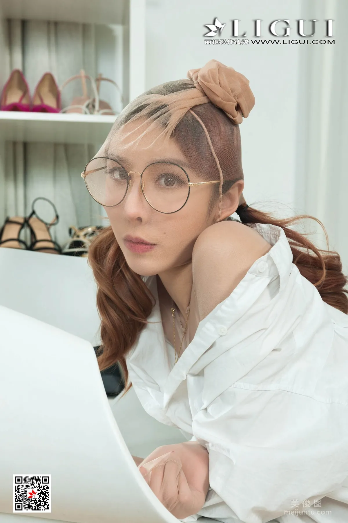 [丽柜Ligui] 兔子 《白衬衫眼镜娘》 写真集36