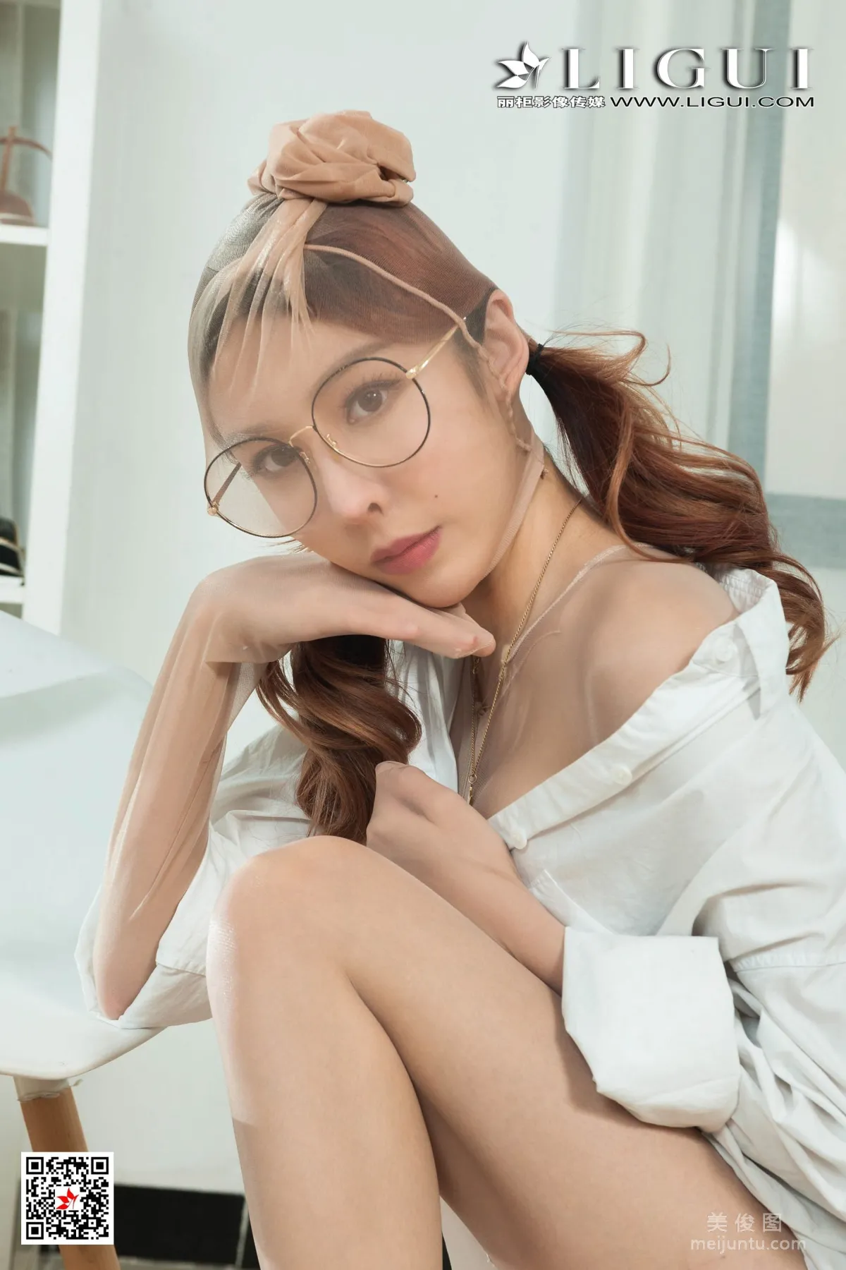 [丽柜Ligui] 兔子 《白衬衫眼镜娘》 写真集14