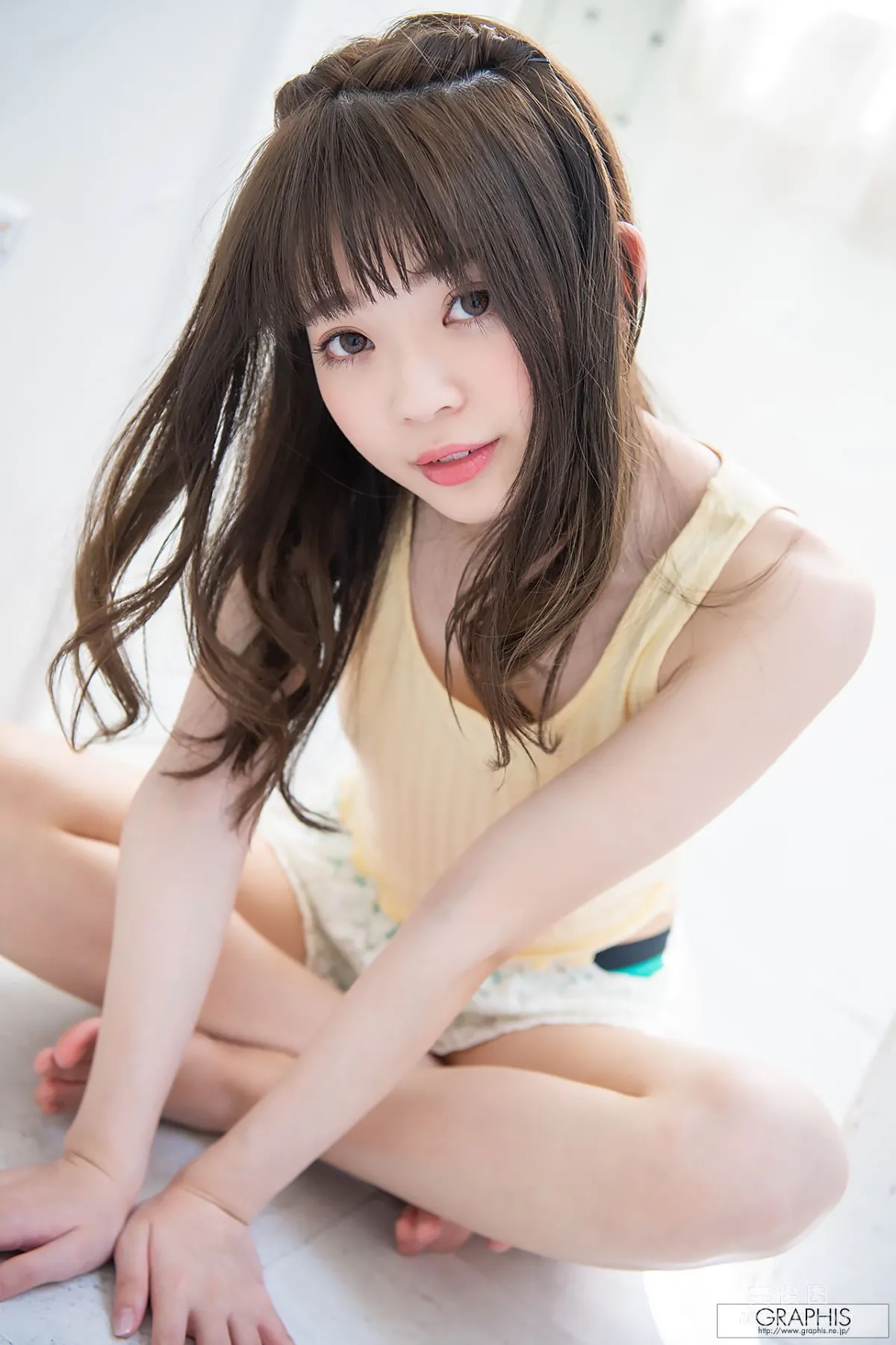 [Graphis] First Gravure 初脫ぎ娘 No.169 槙いずな(槙泉奈) 寫真集 27