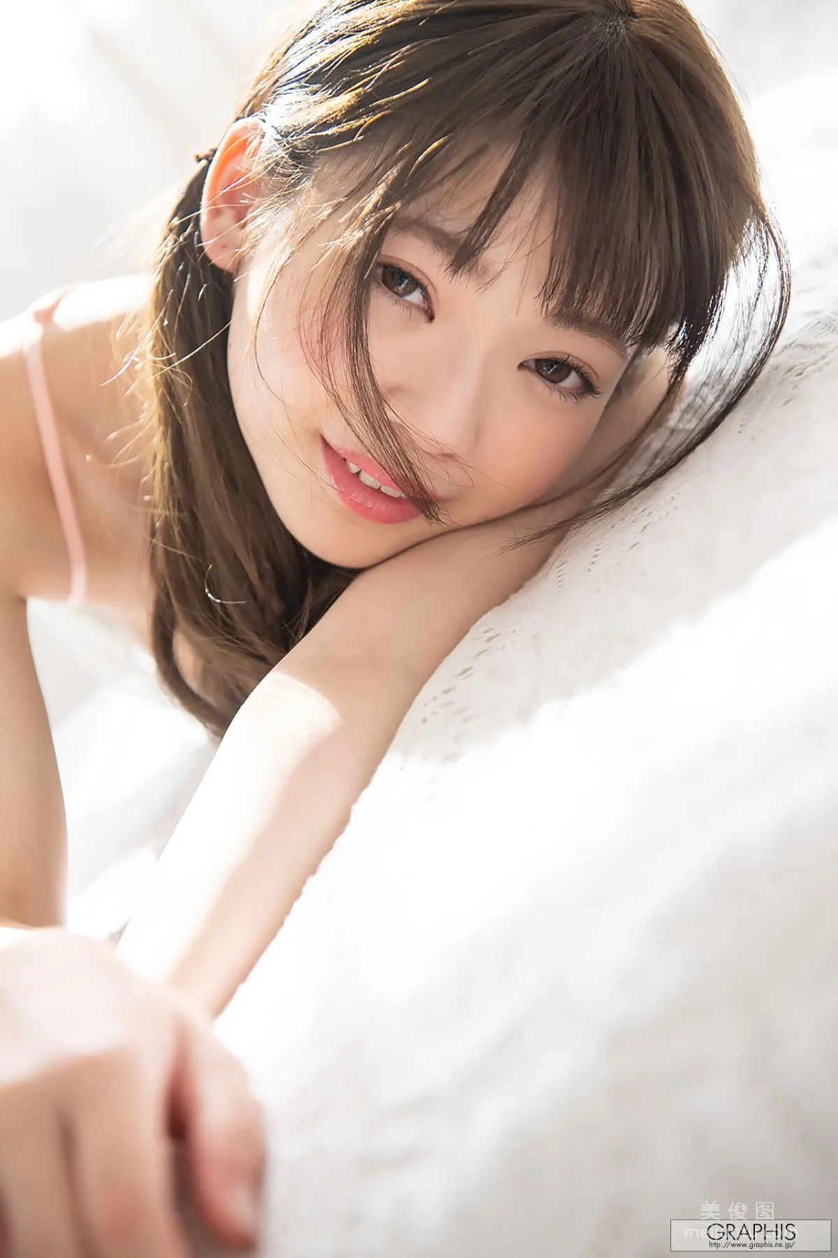[Graphis] First Gravure 初脫ぎ娘 No.169 槙いずな(槙泉奈) 寫真集 41